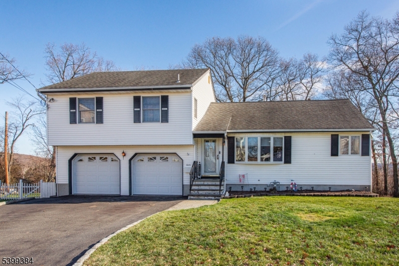 Wharton Boro, New Jersey, 07885, United States, 3 Bedrooms Bedrooms, ,2 BathroomsBathrooms,Residential,For Sale,2003282