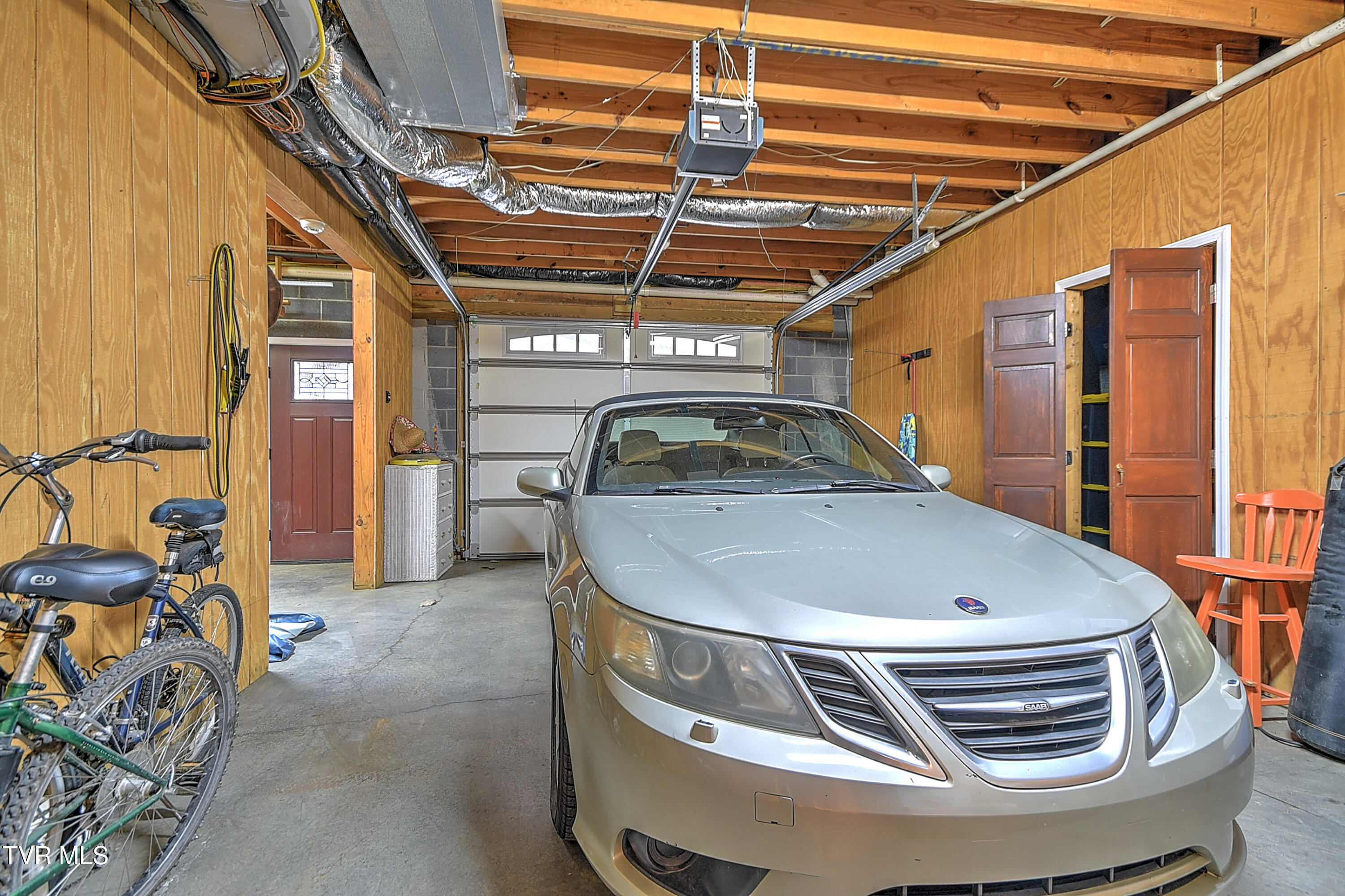 Jonesborough, Tennessee, 37659, United States, 6 Bedrooms Bedrooms, ,6 BathroomsBathrooms,Residential,For Sale,2011777