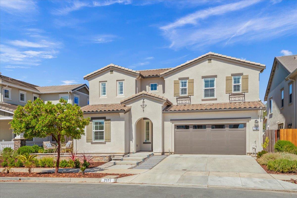 Gilroy, California, 95020, United States, 4 Bedrooms Bedrooms, ,3 BathroomsBathrooms,Residential,For Sale,1907628