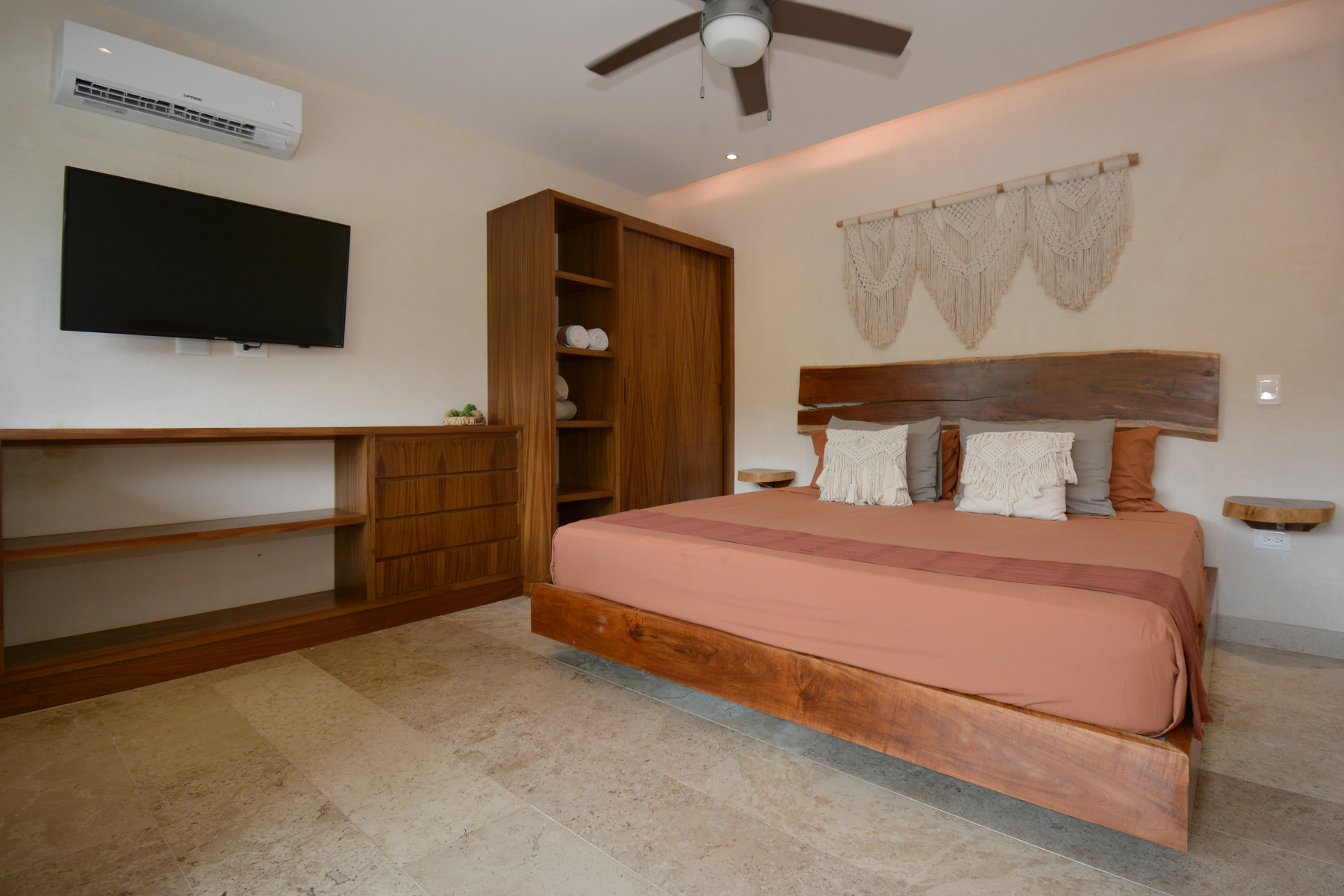  MODERN APARTMENT WITH PRIVATE POOL AND EXCLUSIVE DESIGN - 物件實景
