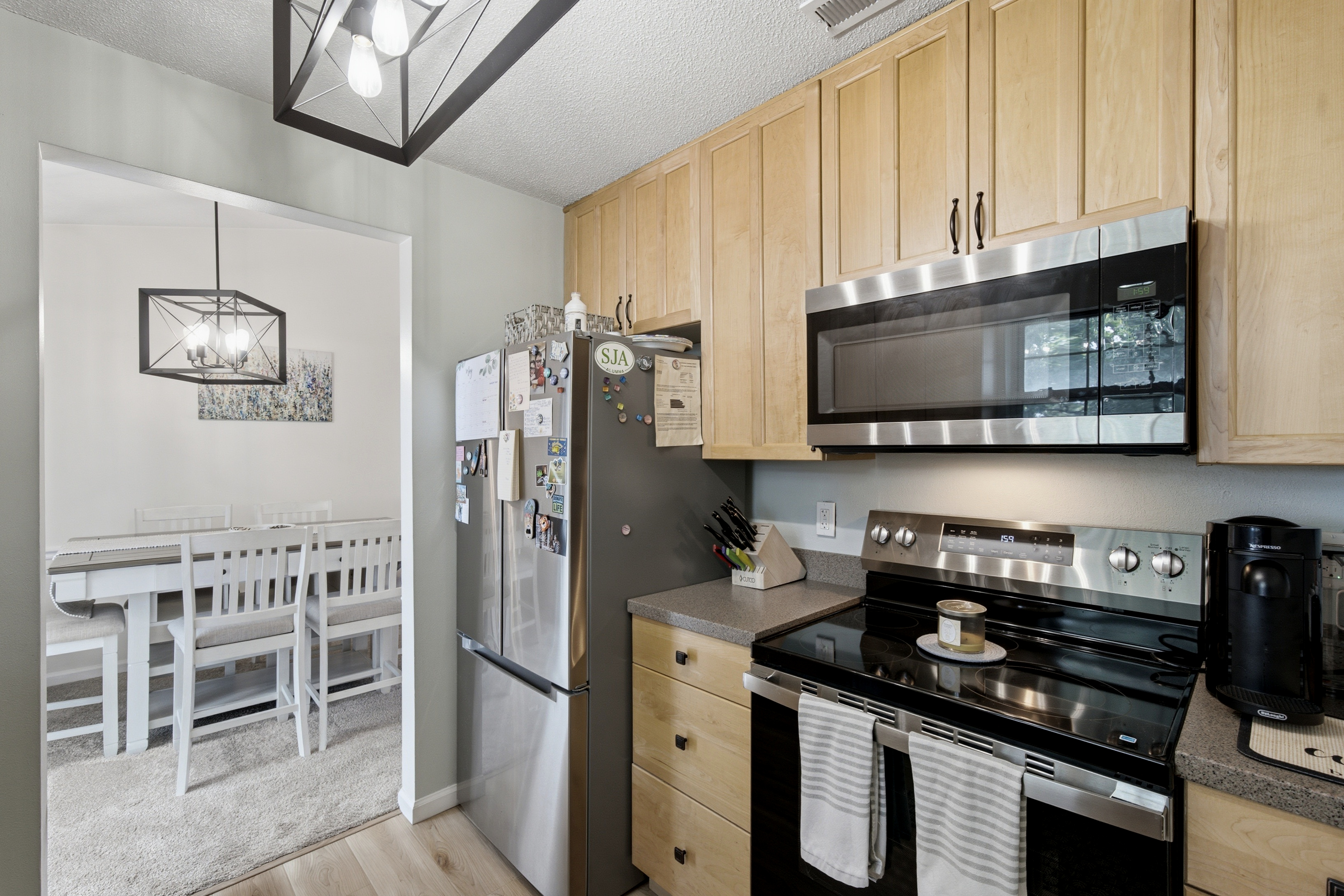  Experience Comfort and Convenience in this Charming Brentwood Forest Condo - 物件實景