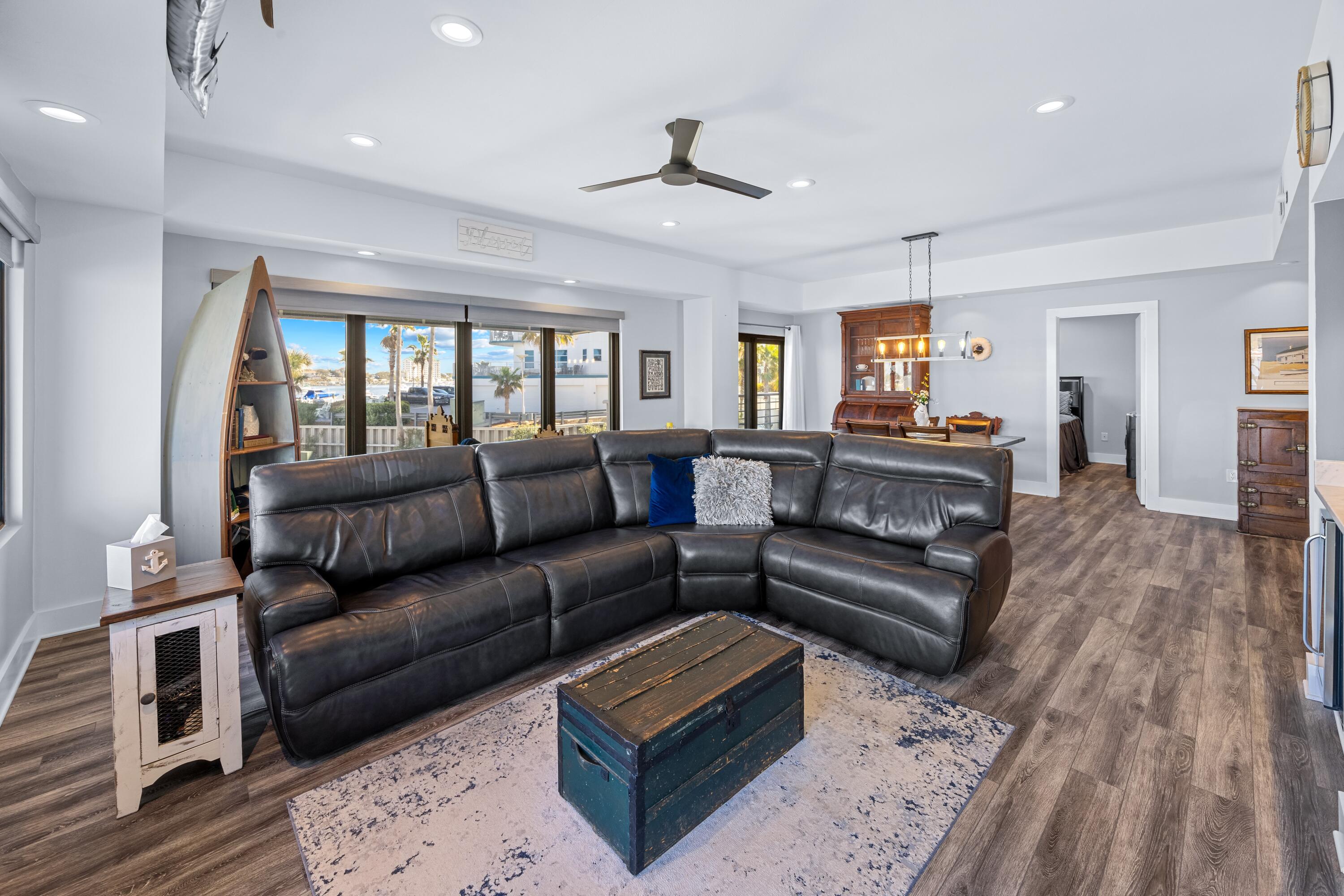 Destin, Florida, 32541, United States, 2 Bedrooms Bedrooms, ,2 BathroomsBathrooms,Residential,For Sale,1722563