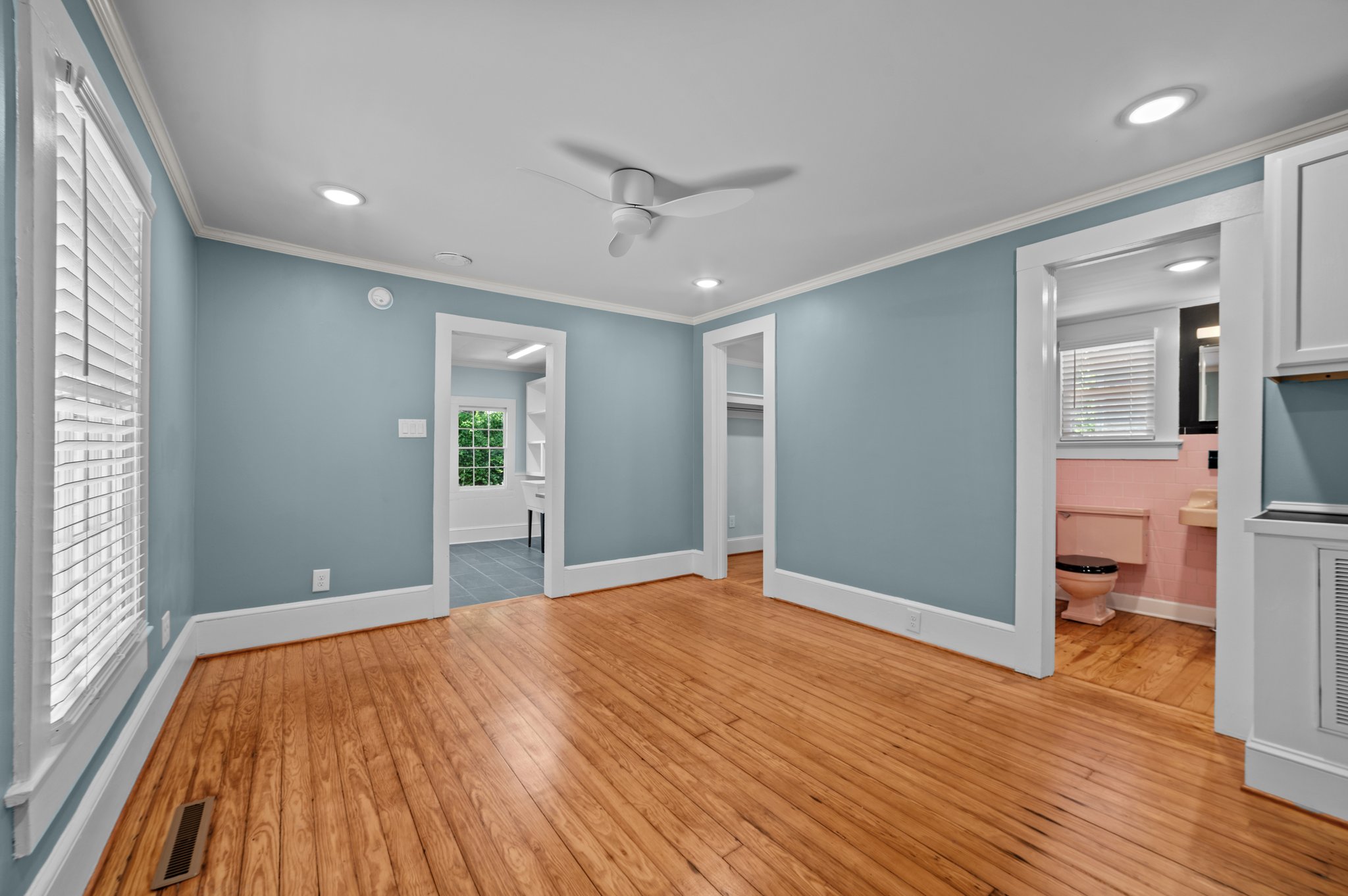 Washington, North Carolina, 27889, United States, 5 Bedrooms Bedrooms, ,3 BathroomsBathrooms,Residential,For Sale,1869236