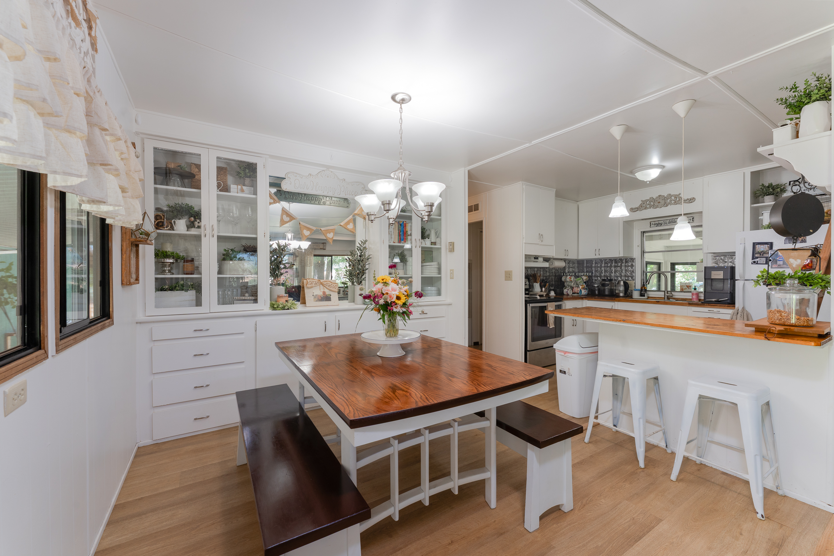 Willits, California, 95490, United States, 3 Bedrooms Bedrooms, ,2 BathroomsBathrooms,Residential,For Sale,1883434