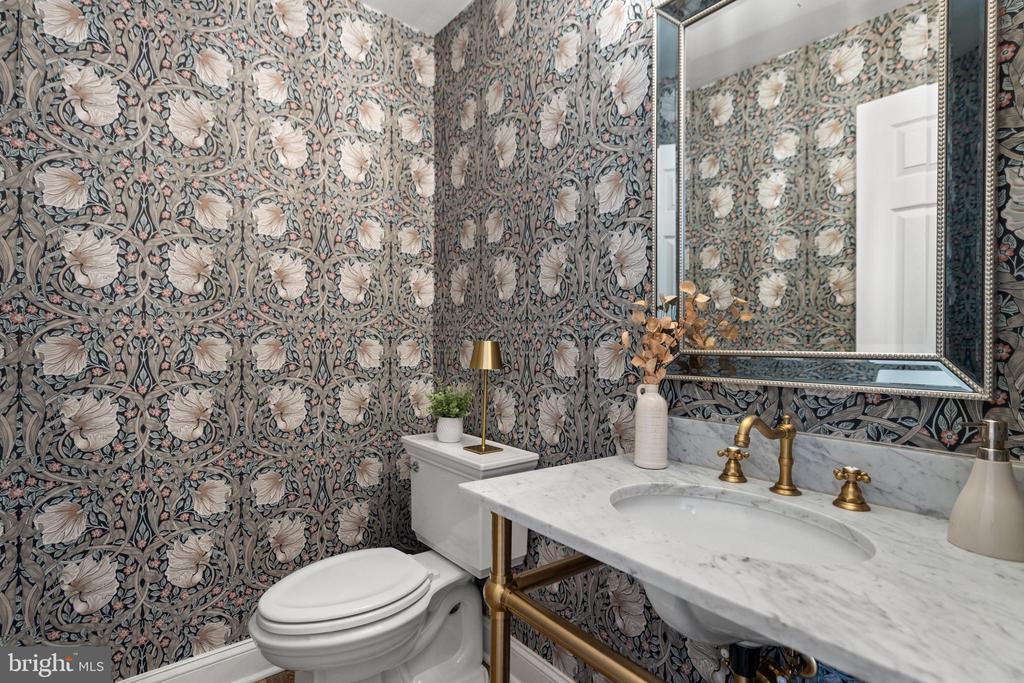 Sterling, Virginia, 20165, United States, 3 Bedrooms Bedrooms, ,4 BathroomsBathrooms,Residential,For Sale,1984617