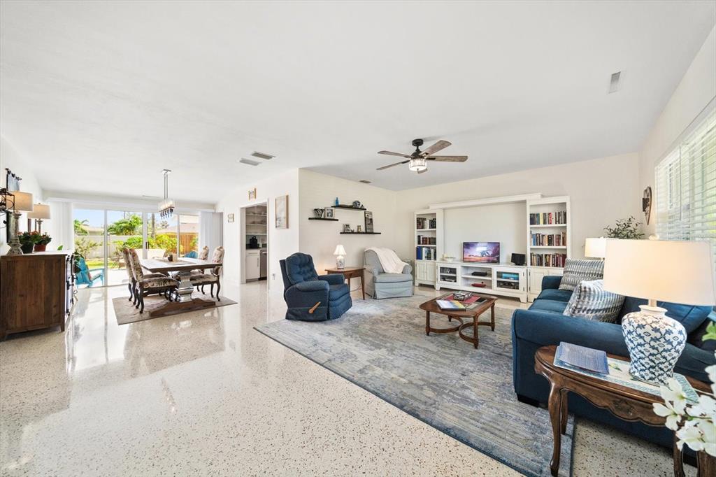 Belleair, Florida, 33756, United States, 2 Bedrooms Bedrooms, ,2 BathroomsBathrooms,Residential,For Sale,1917334