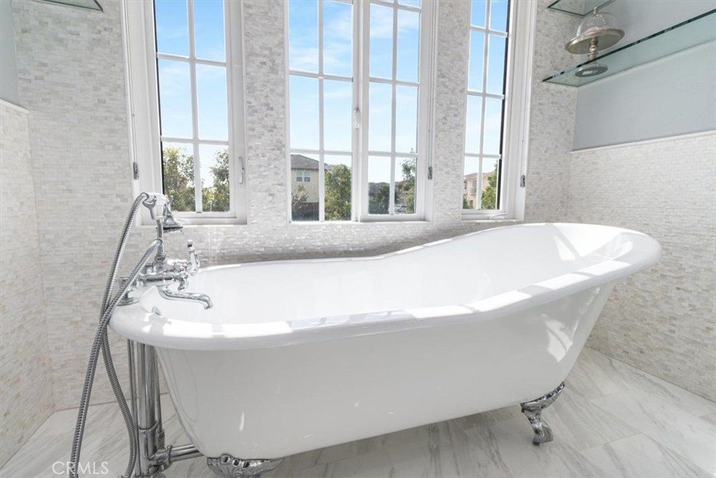 Huntington Beach, California, 92649, United States, 5 Bedrooms Bedrooms, ,2 BathroomsBathrooms,Residential,For Sale,2000830