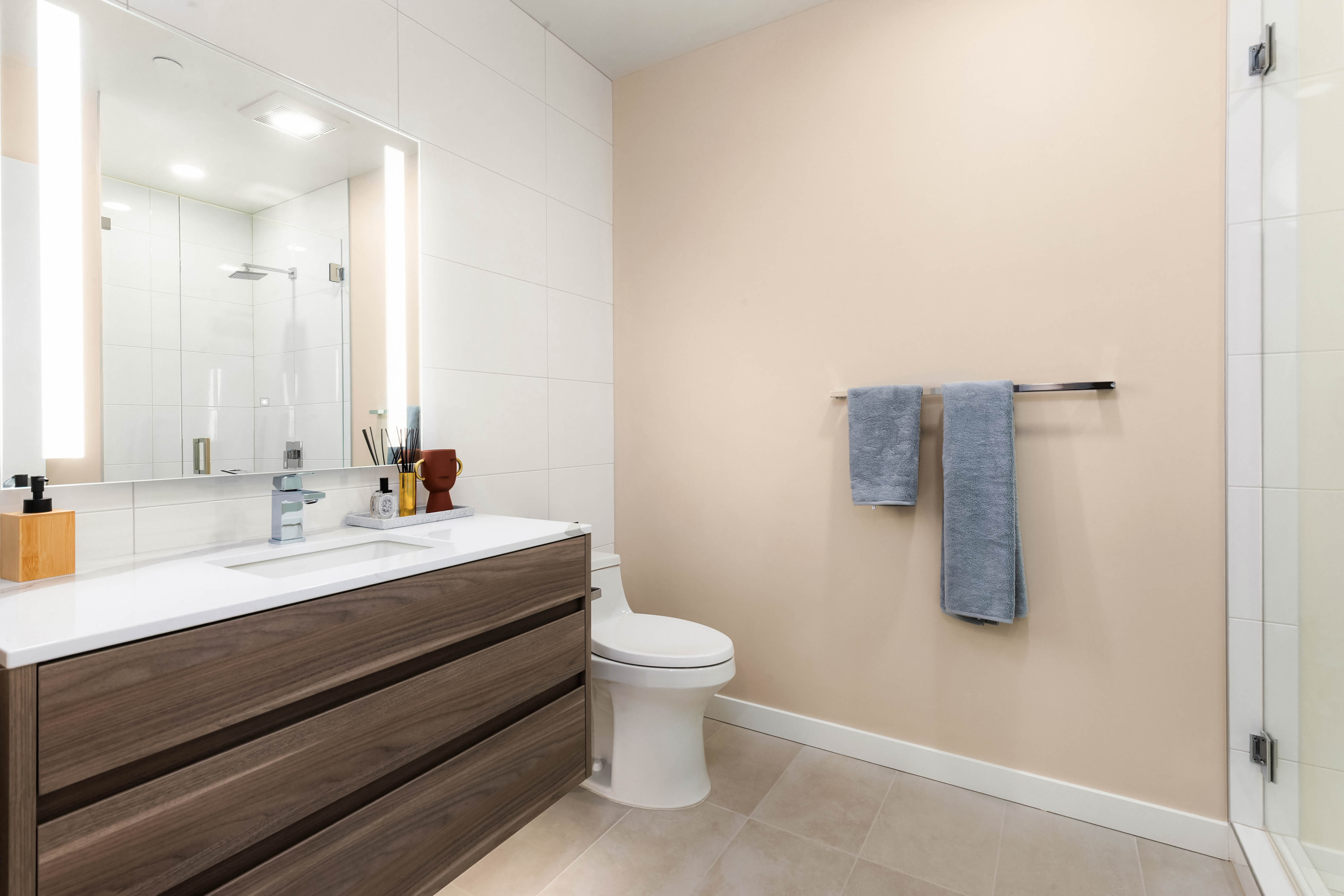  10232 NE 10th St Unit #805, Bellevue, WA 98004 - 物件實景