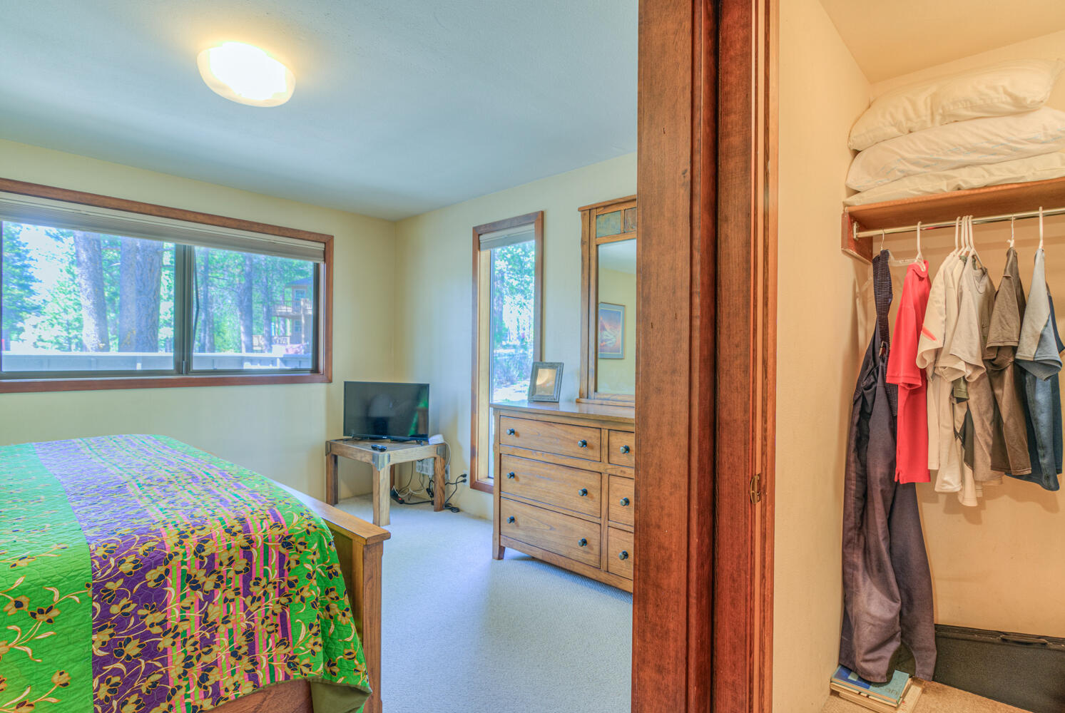 Sunriver, Oregon, 97707, United States, 3 Bedrooms Bedrooms, ,2 BathroomsBathrooms,Residential,For Sale,1978844