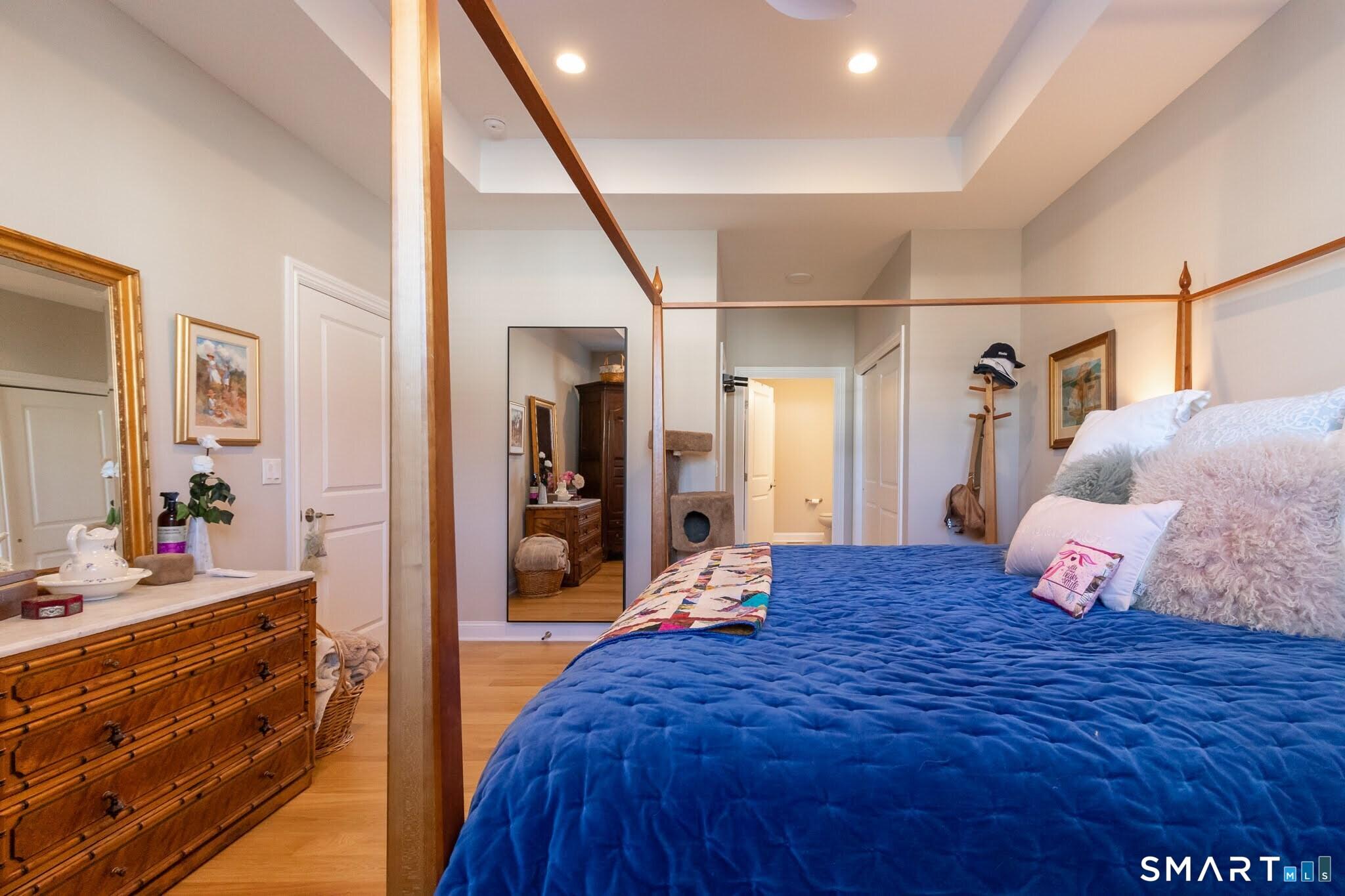 Cheshire, Connecticut, 06410, United States, 3 Bedrooms Bedrooms, ,3 BathroomsBathrooms,Residential,For Sale,2005318