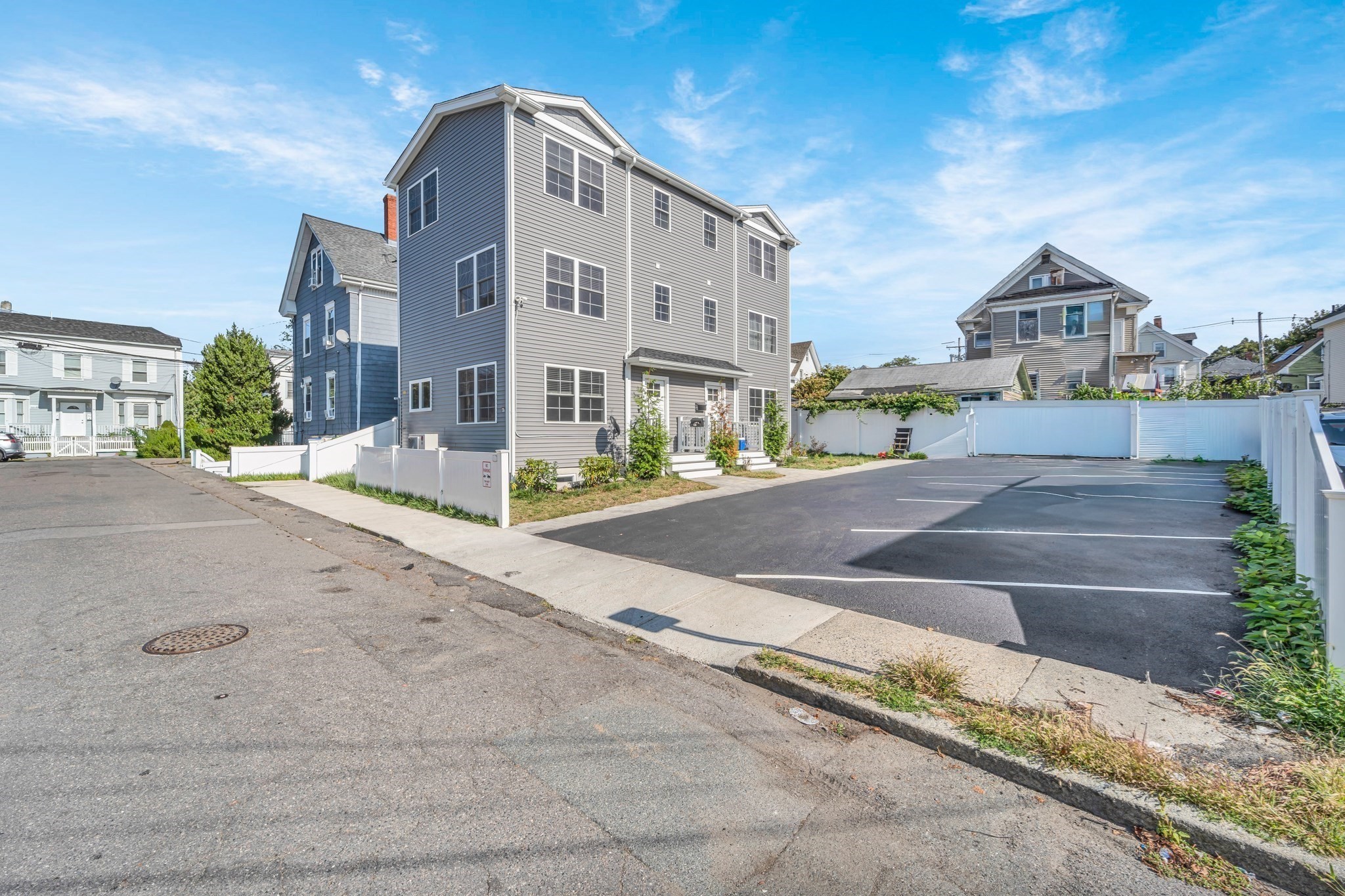 Lynn, Massachusetts, 01902, United States, 3 Bedrooms Bedrooms, ,4 BathroomsBathrooms,Residential,For Sale,1943123