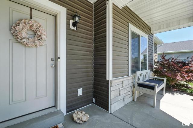 Hyrum, Utah, 84319, United States, 5 Bedrooms Bedrooms, ,3 BathroomsBathrooms,Residential,For Sale,1975409