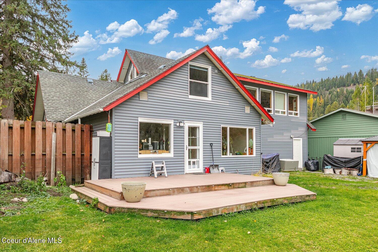 Metaline Falls, Washington, 99153, United States, 5 Bedrooms Bedrooms, ,3 BathroomsBathrooms,Residential,For Sale,1980097