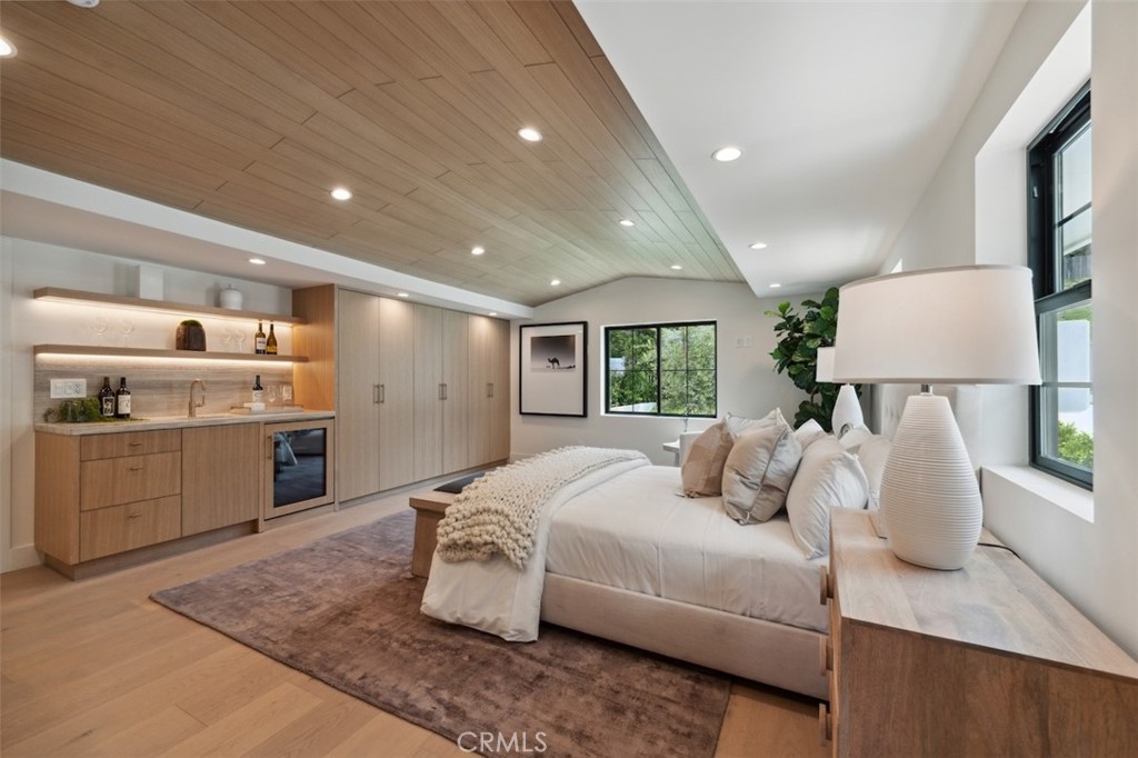 Sherman Oaks, California, 91423, United States, 4 Bedrooms Bedrooms, ,6 BathroomsBathrooms,Residential,For Sale,1960498