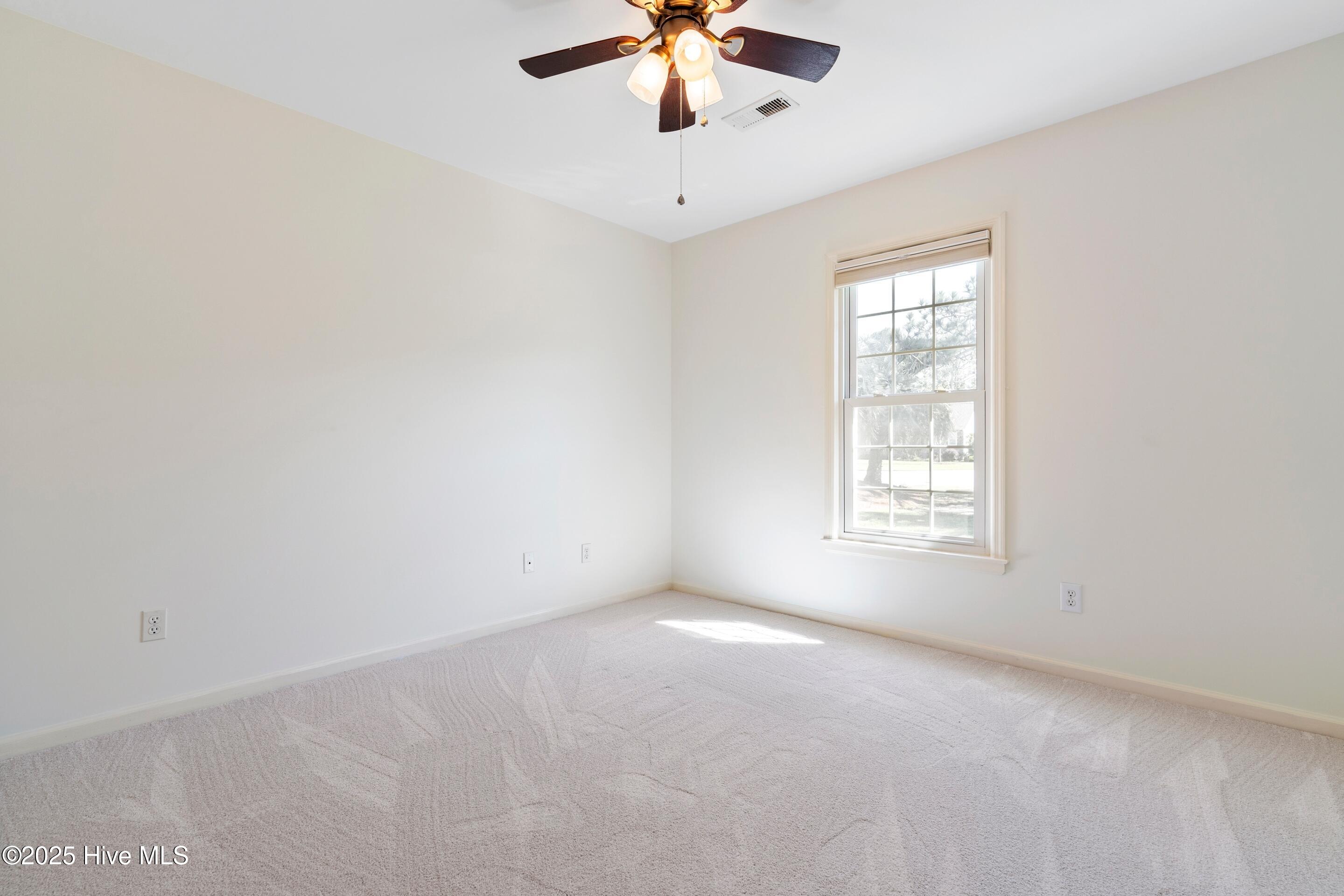 Wilmington, North Carolina, 28409, United States, 4 Bedrooms Bedrooms, ,3 BathroomsBathrooms,Residential,For Sale,1967637