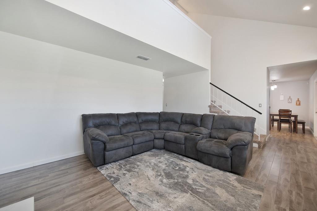 Roseville, California, 95747, United States, 3 Bedrooms Bedrooms, ,2 BathroomsBathrooms,Residential,For Sale,1907474