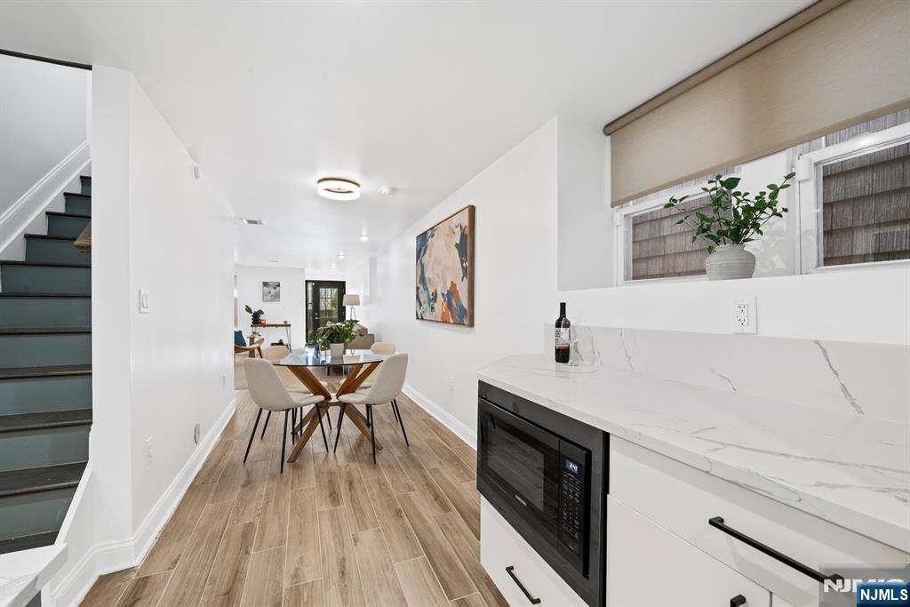 Jersey City, New Jersey, 07307, United States, 3 Bedrooms Bedrooms, ,3 BathroomsBathrooms,Residential,For Sale,1966412