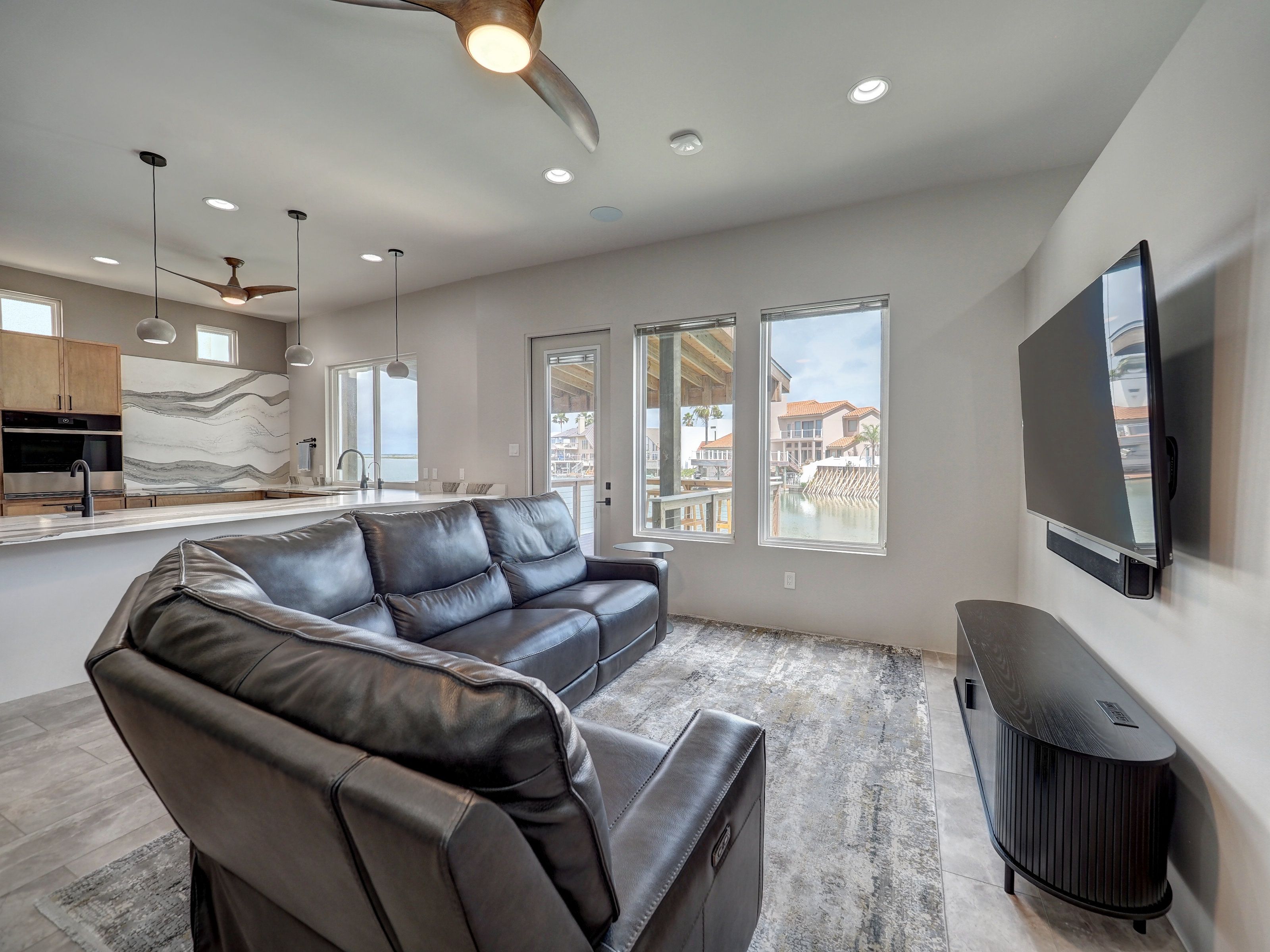  Ultimate Custom Waterfront Home - 物件實景