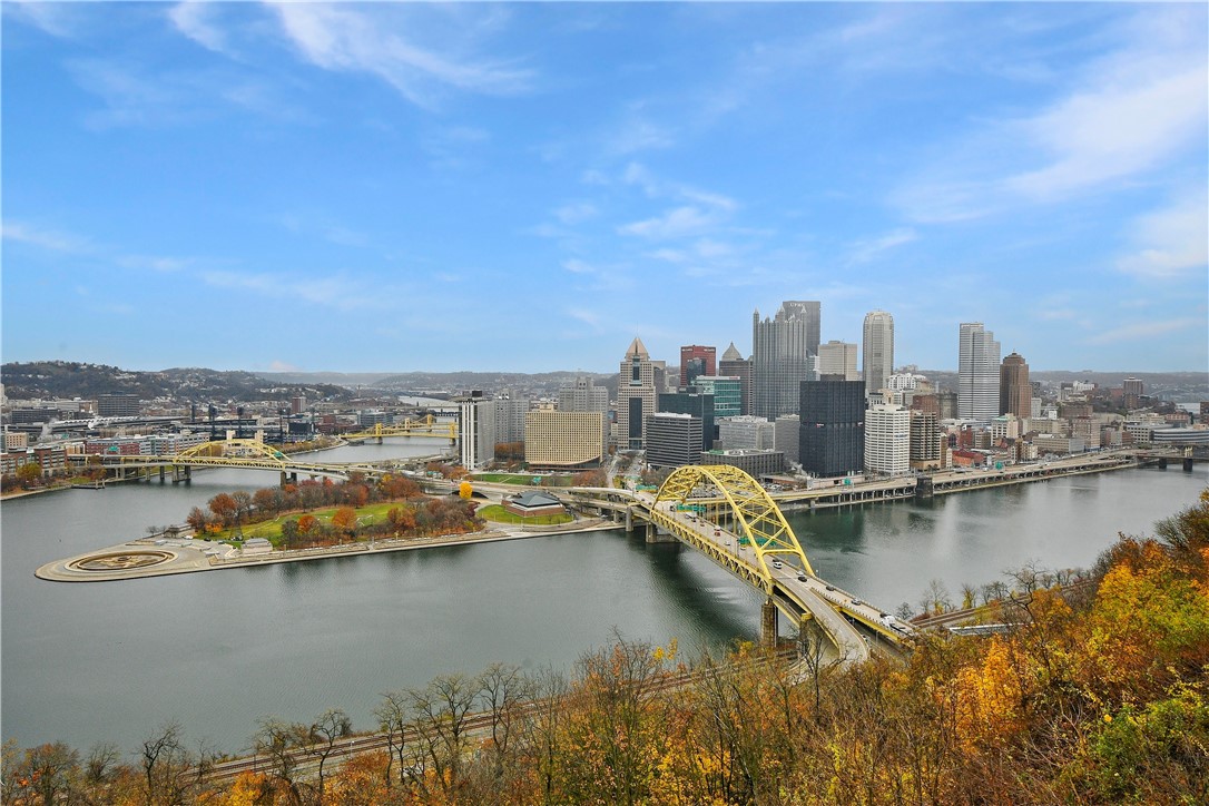1000 Grandview Avenue Unit 401, Mt Washington, Pennsylvania, 15211, United States, 2 Bedrooms Bedrooms, ,2 BathroomsBathrooms,Residential,For Sale,1000 Grandview Avenue Unit 401,1662868