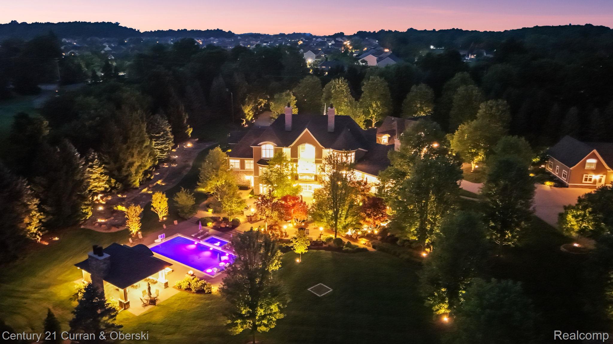 South Lyon, Michigan, 48178, United States, 6 Bedrooms Bedrooms, ,8 BathroomsBathrooms,Residential,For Sale,1976277