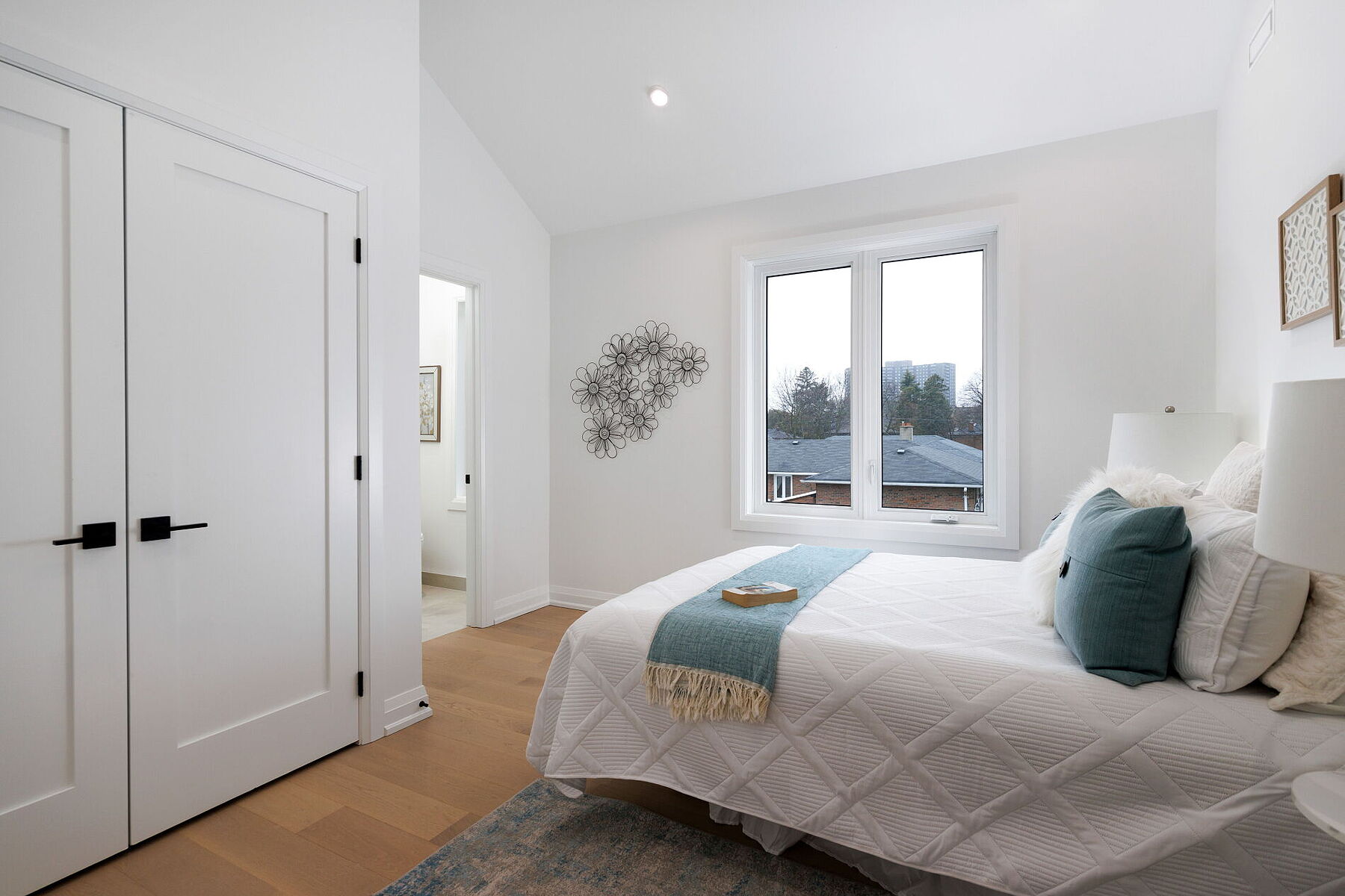  Custom Built Home - 物件實景