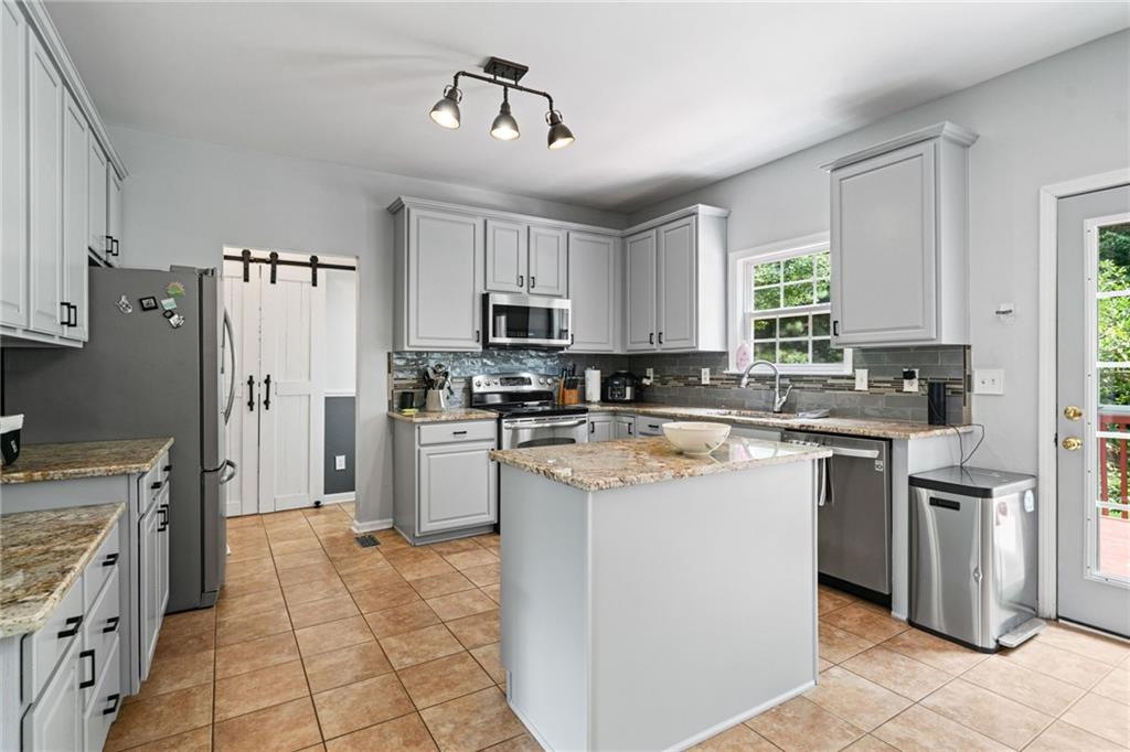 Buford, Georgia, 30518, United States, 6 Bedrooms Bedrooms, ,4 BathroomsBathrooms,Residential,For Sale,1979602