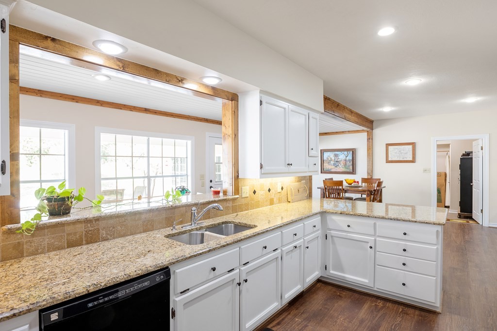405 405 Frederick Rd, Fredericksburg, Texas, 78624, United States, 5 Bedrooms Bedrooms, ,5 BathroomsBathrooms,Residential,For Sale,405 405 Frederick Rd,1413377