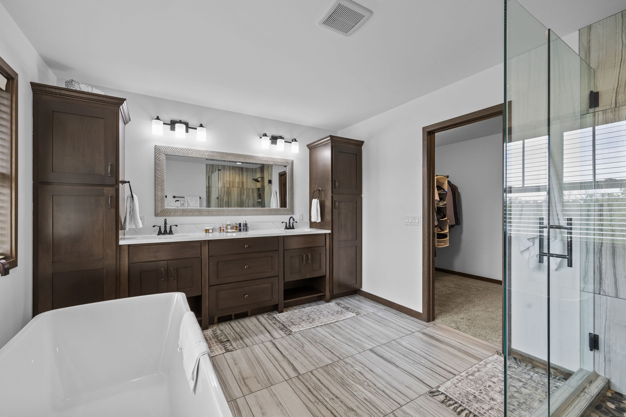 Elegant Custom Living in Coveted Lakeville Setting - 物件實景