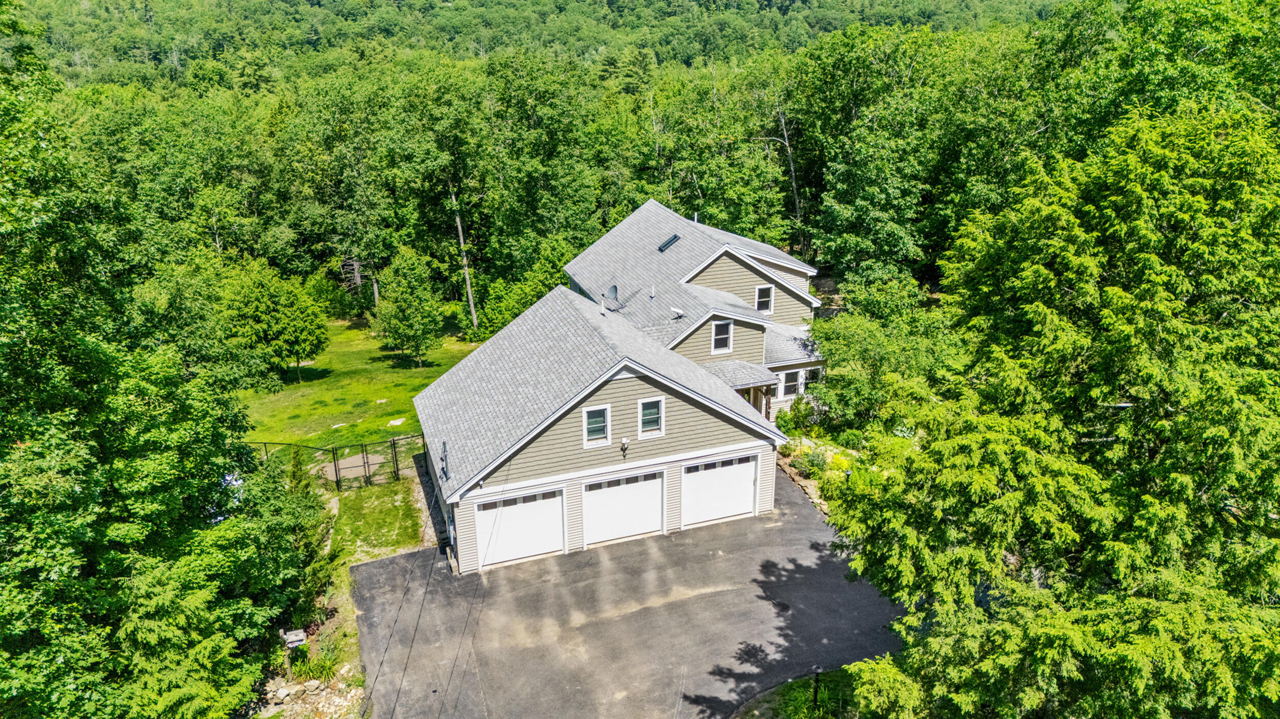 Windham, Maine, 04062, United States, 3 Bedrooms Bedrooms, ,4 BathroomsBathrooms,Residential,For Sale,1937682
