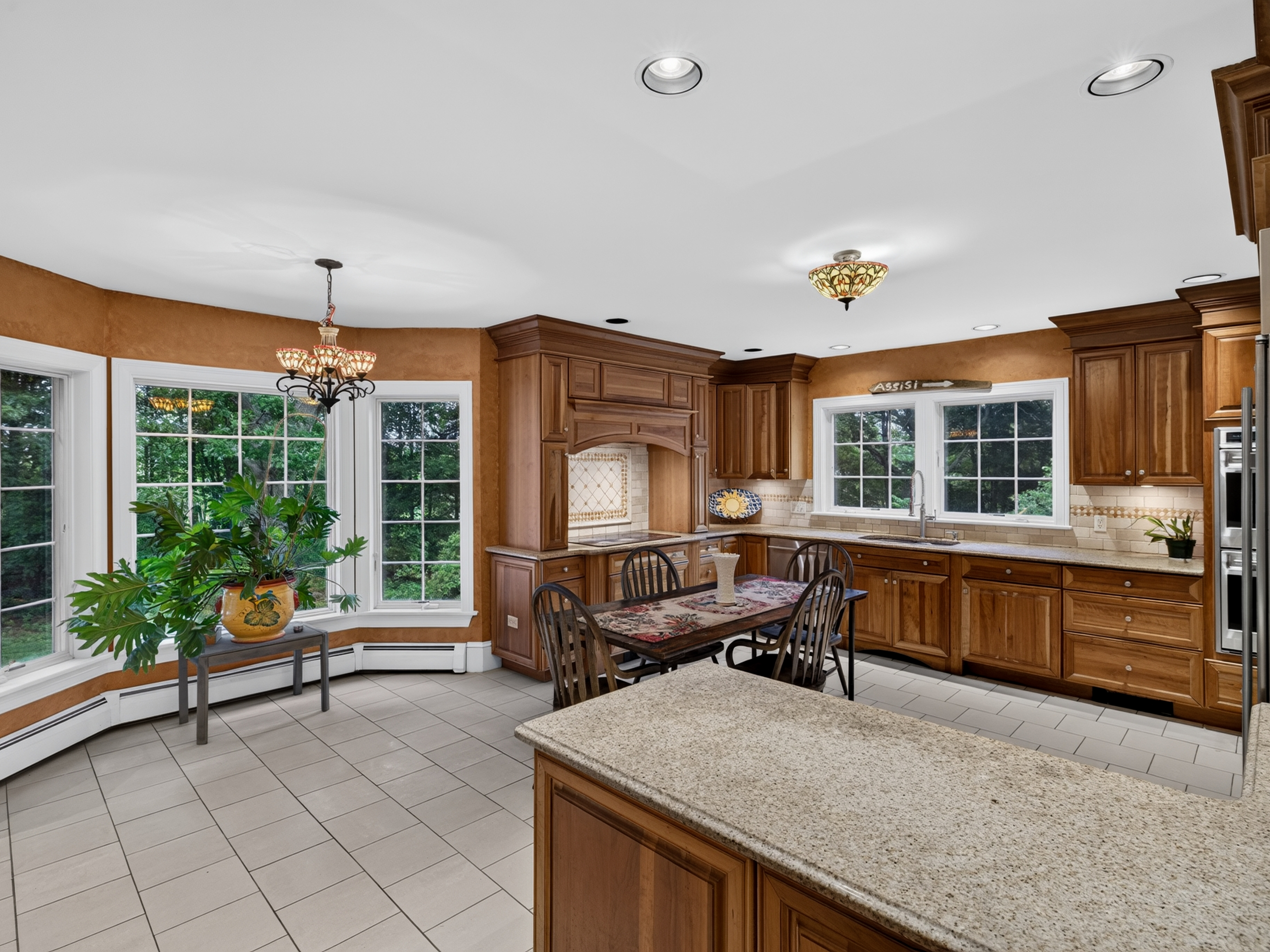  Gracious Stonington Colonial - 物件實景