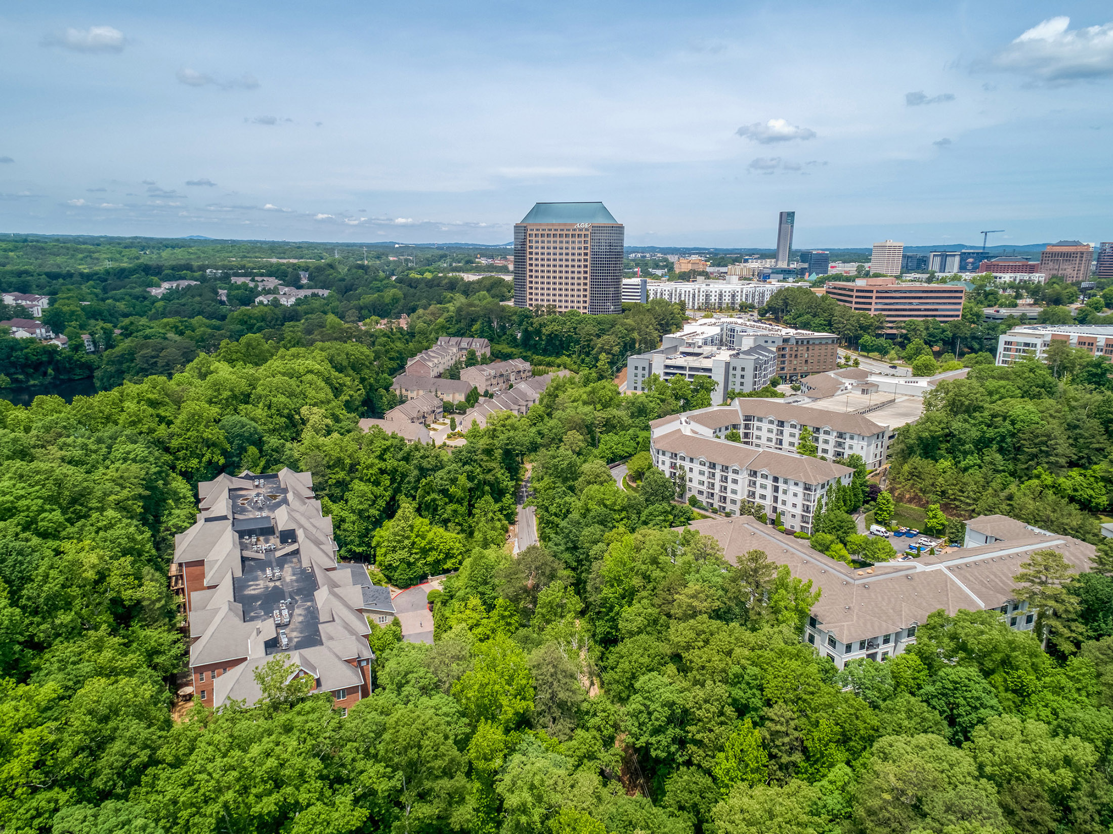  Showstopping Spacious Two Bedroom in the Exclusive Greystone at Vinings - 物件實景
