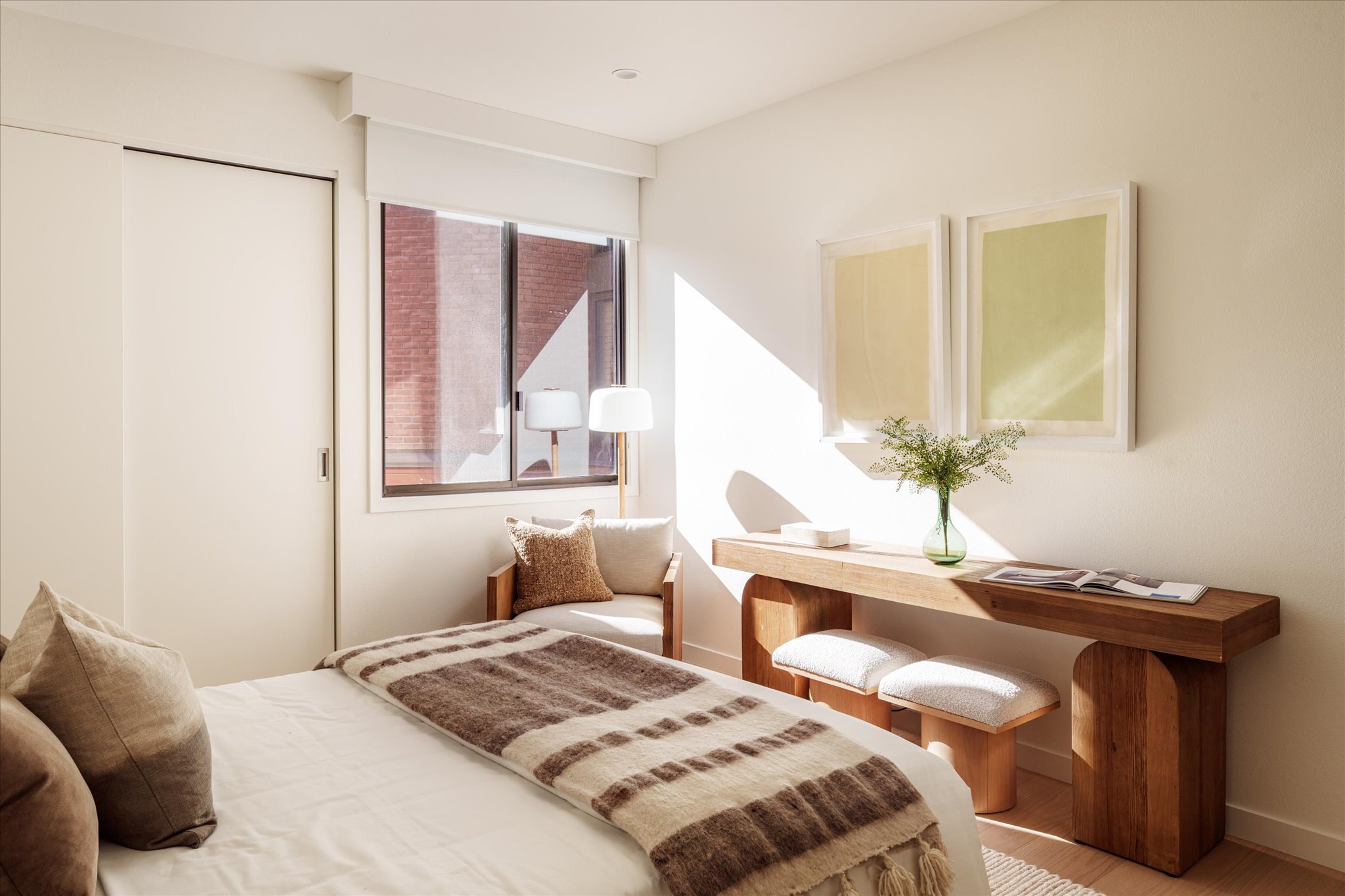  300 N Swall Dr - 物件實景