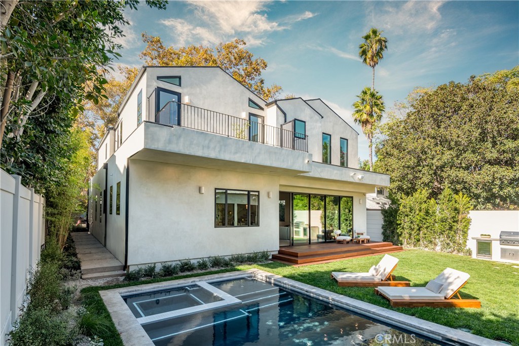 Sherman Oaks, California, 91423, United States, 6 Bedrooms Bedrooms, ,7 BathroomsBathrooms,Residential,For Sale,1990929