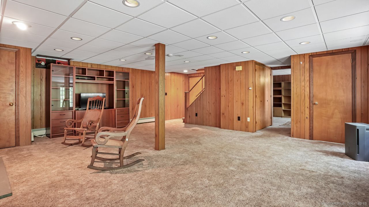 Easton, Connecticut, 06612, United States, 4 Bedrooms Bedrooms, ,4 BathroomsBathrooms,Residential,For Sale,1895469