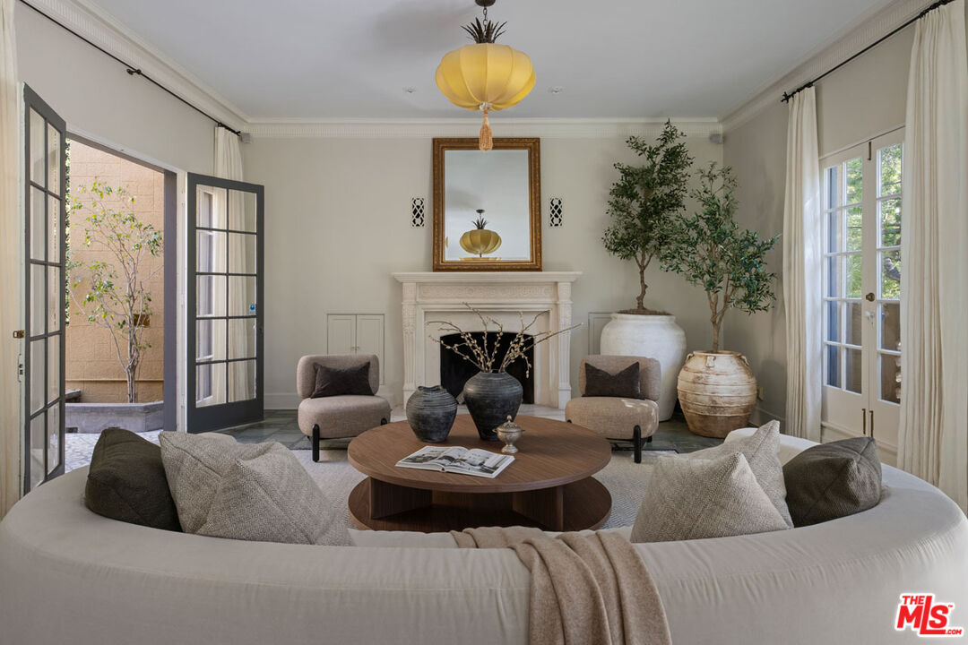 Los Angeles, California, 90065, United States, 5 Bedrooms Bedrooms, ,5 BathroomsBathrooms,Residential,For Sale,1987720