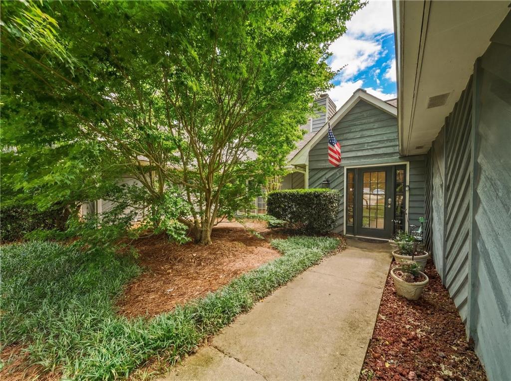 Roswell, Georgia, 30076, United States, 4 Bedrooms Bedrooms, ,3 BathroomsBathrooms,Residential,For Sale,2049337