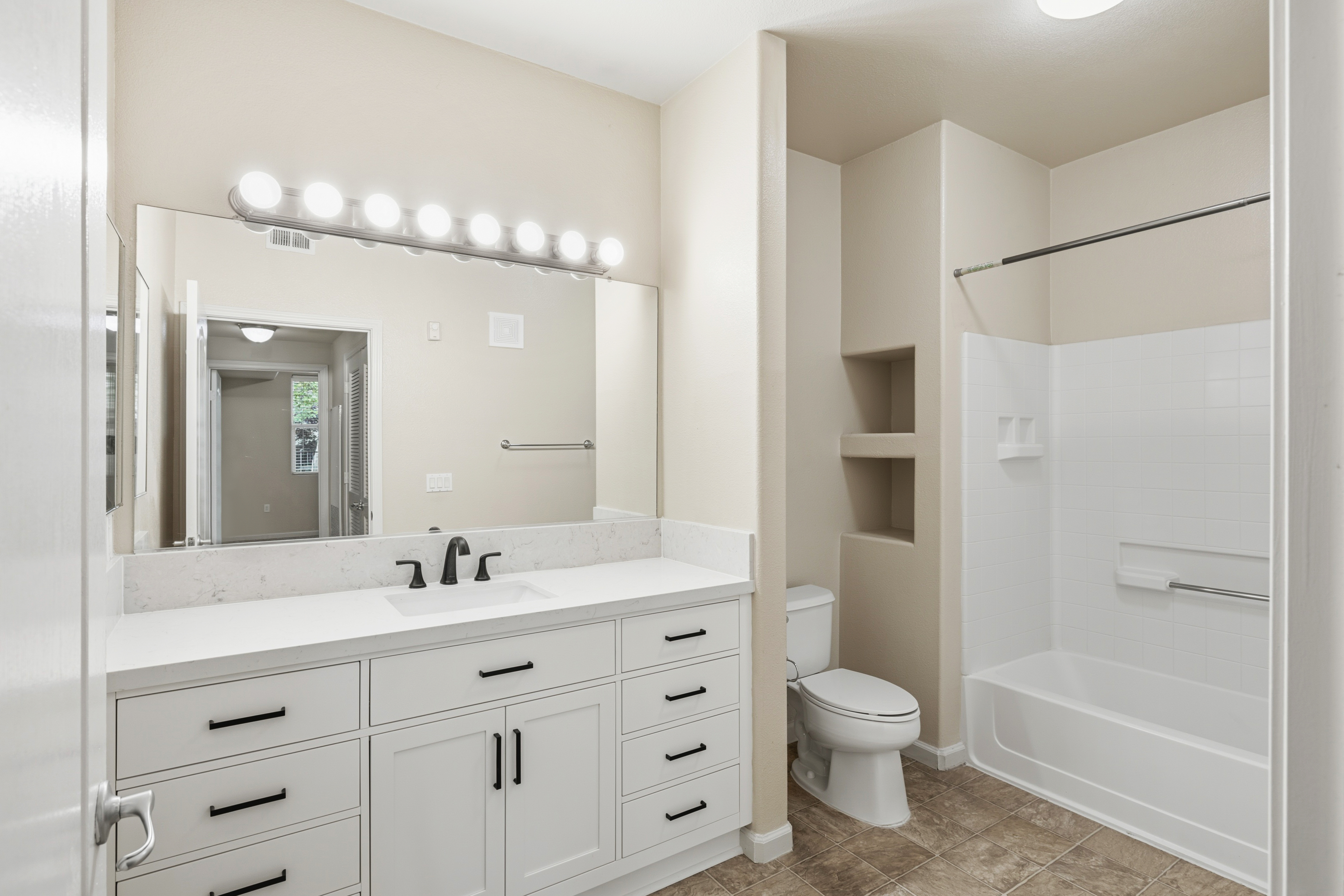  1900 Danbrook Drive, Sacramento, CA 95835 - 物件實景