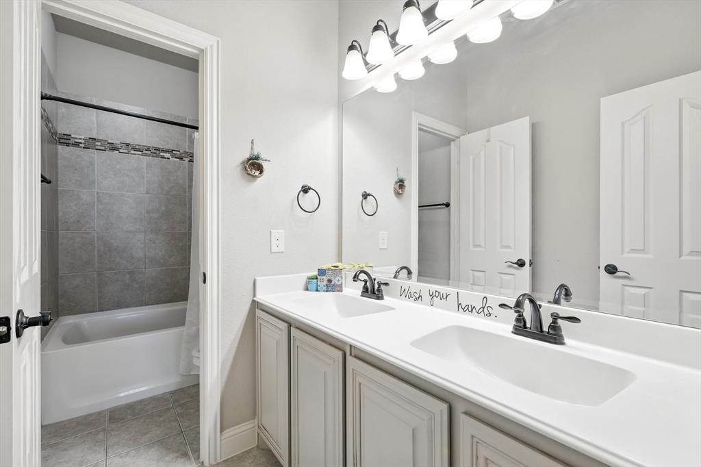 Grand Prairie, Texas, 75054, United States, 4 Bedrooms Bedrooms, ,4 BathroomsBathrooms,Residential,For Sale,1932411