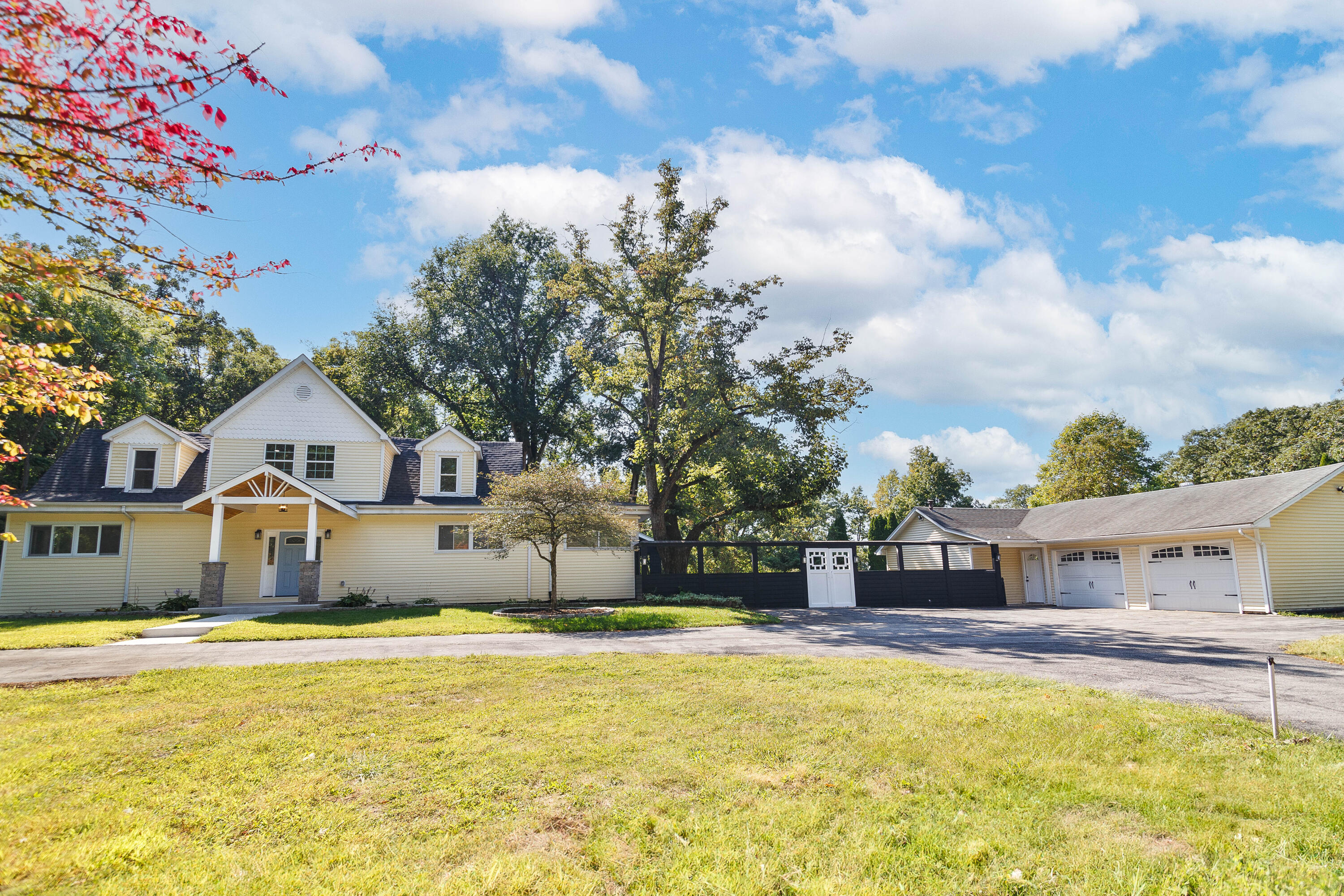 Crown Point, Indiana, 46307, United States, 5 Bedrooms Bedrooms, ,3 BathroomsBathrooms,Residential,For Sale,1946905