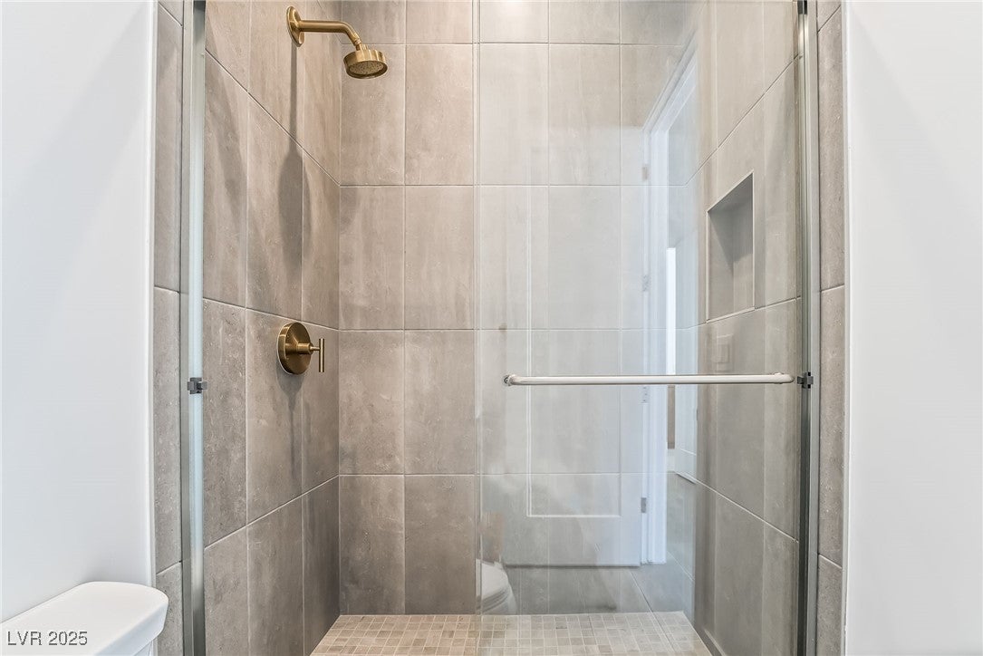 Las Vegas, Nevada, 89135, United States, 4 Bedrooms Bedrooms, ,5 BathroomsBathrooms,Residential,For Sale,1974959