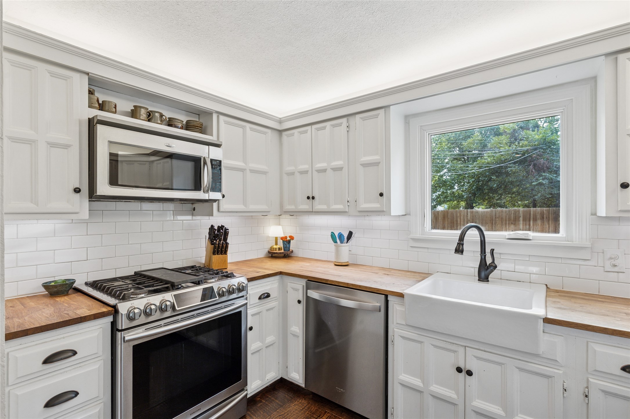 Fort Worth, Texas, 76116, United States, 4 Bedrooms Bedrooms, ,2 BathroomsBathrooms,Residential,For Sale,1957427