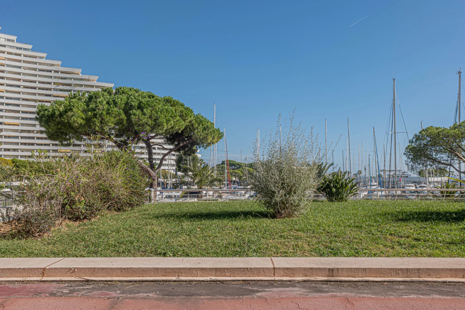 Villeneuve-Loubet, Provence-Alpes-Côte d’Azur, 06270, FR, 2 Bedrooms Bedrooms, ,Residential,For Sale,1996026