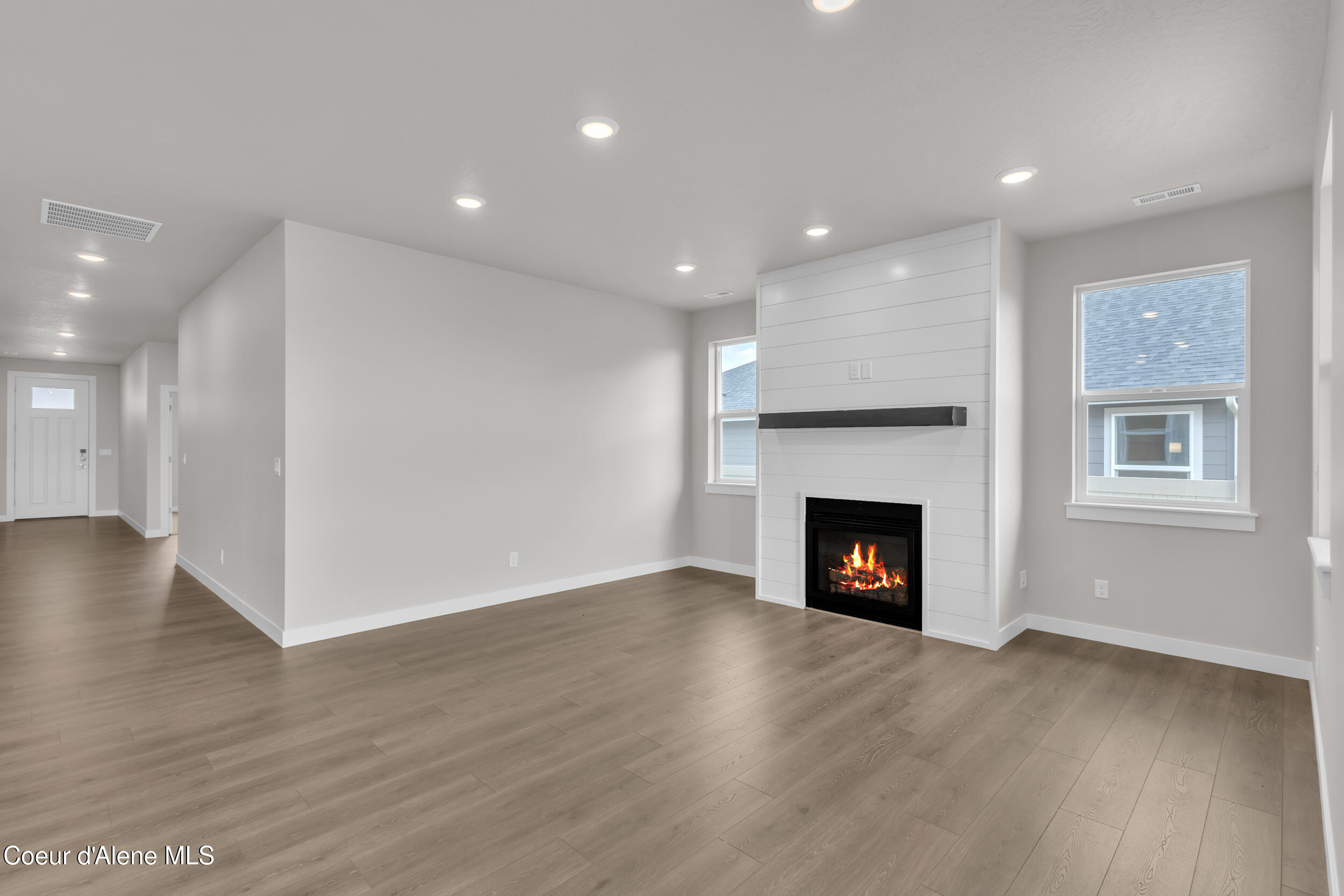 Coeur d'Alene, Idaho, 83815, United States, 4 Bedrooms Bedrooms, ,2 BathroomsBathrooms,Residential,For Sale,1975976