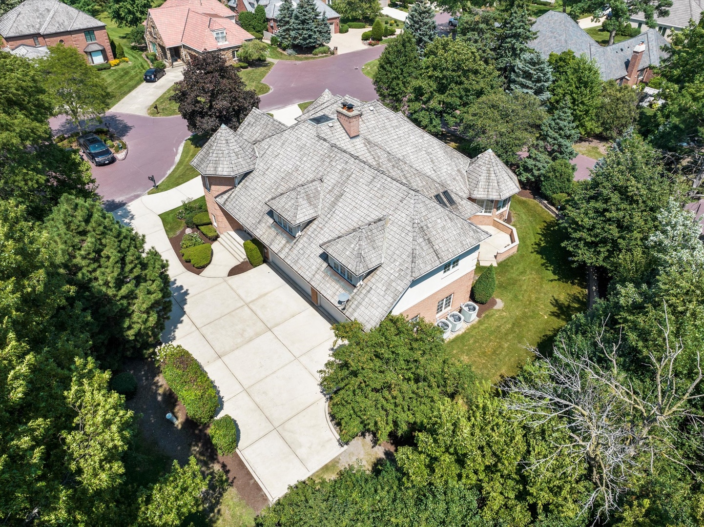 Oak Brook, Illinois, 60523, United States, 7 Bedrooms Bedrooms, ,5 BathroomsBathrooms,Residential,For Sale,1990925