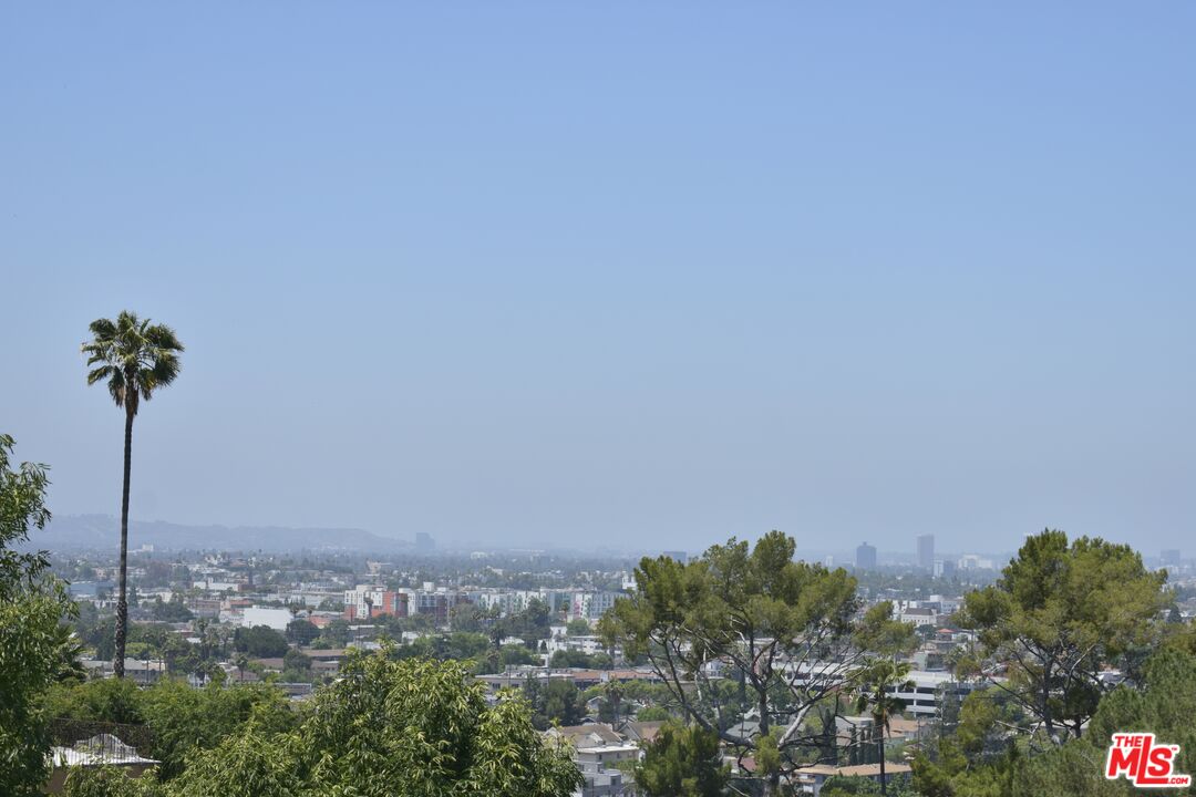Los Angeles, California, 90027, United States, 3 Bedrooms Bedrooms, ,3 BathroomsBathrooms,Residential,For Sale,1866547