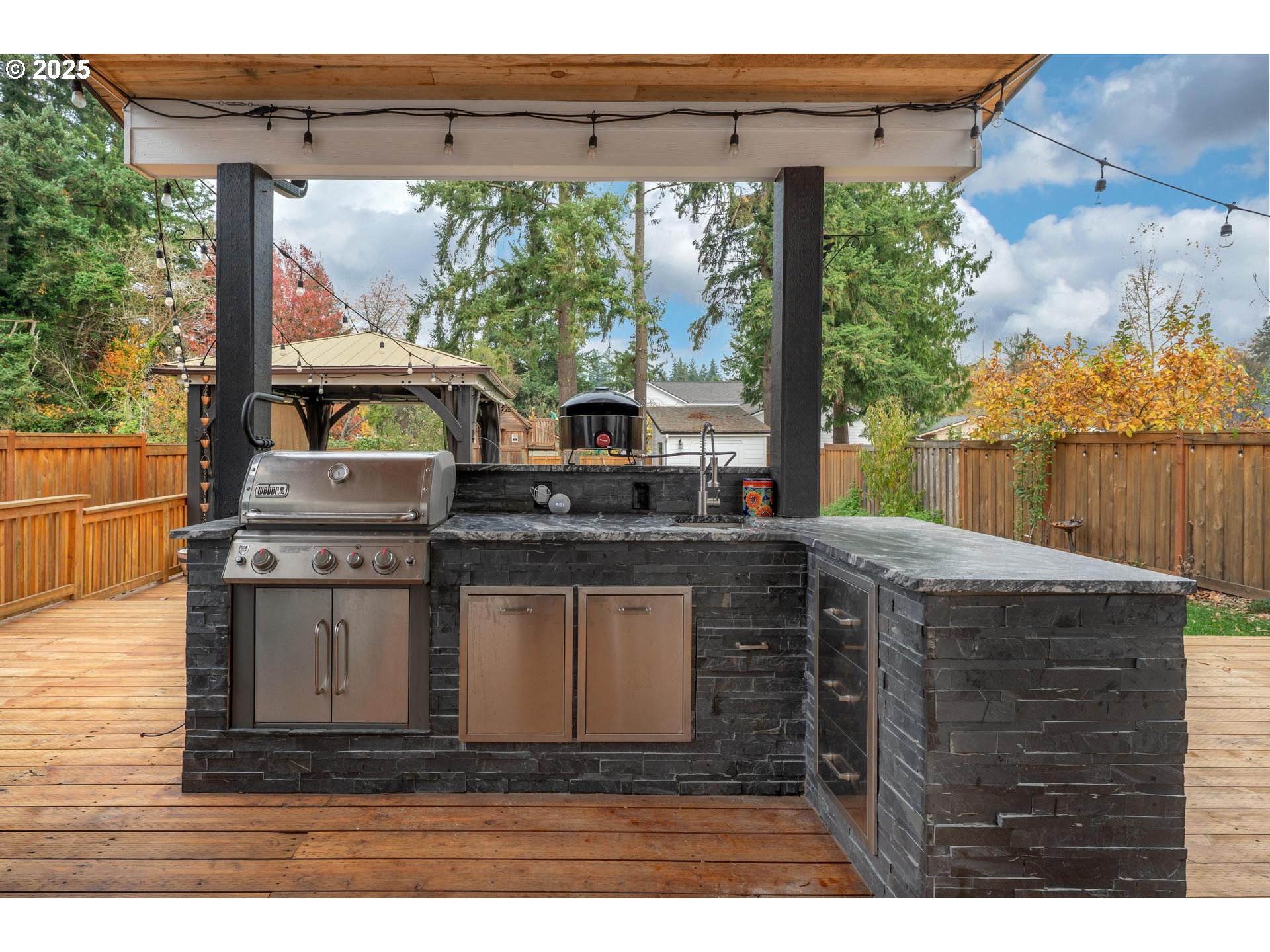 Portland, Oregon, 97223, United States, 4 Bedrooms Bedrooms, ,3 BathroomsBathrooms,Residential,For Sale,1991848