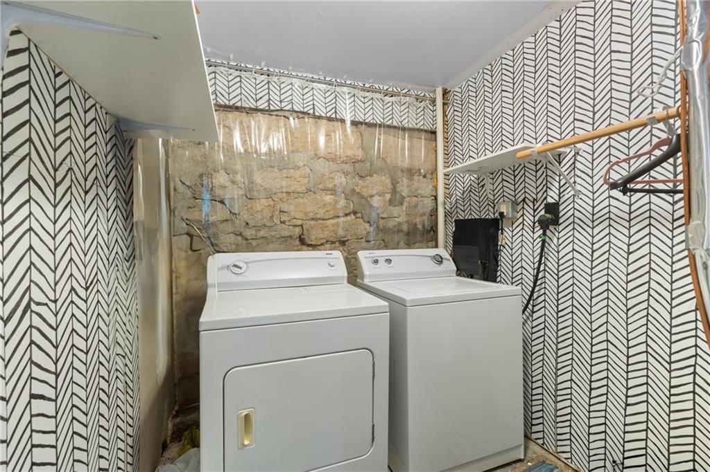 Eureka Springs, Arkansas, 752632, United States, 2 Bedrooms Bedrooms, ,3 BathroomsBathrooms,Residential,For Sale,1980182