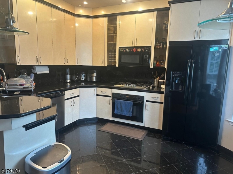 Marlboro Twp., New Jersey, 07751, United States, 3 Bedrooms Bedrooms, ,3 BathroomsBathrooms,Residential,For Sale,1919830