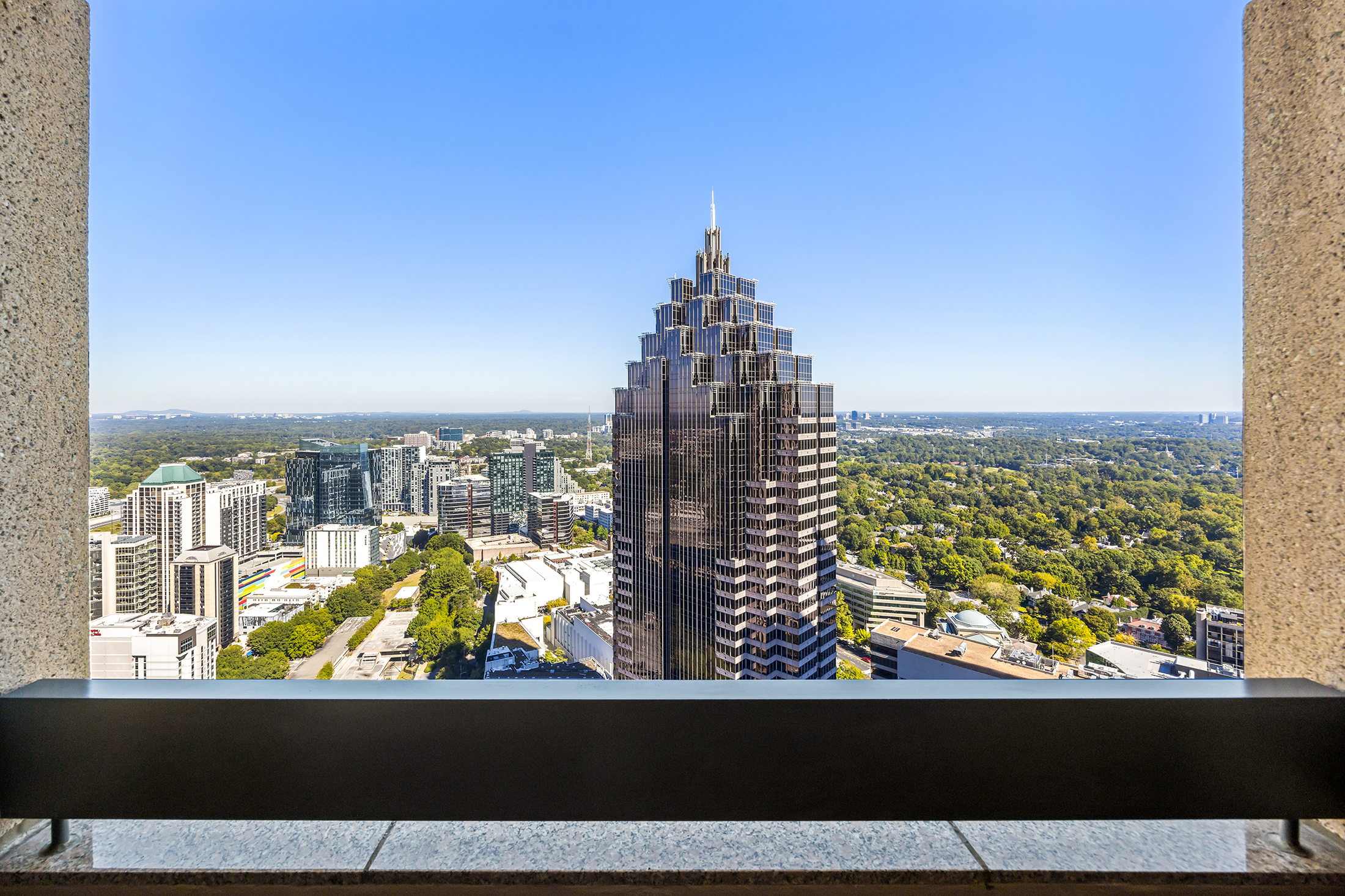  Sophisticated, Highly Customized Home in the Sky - 物件實景