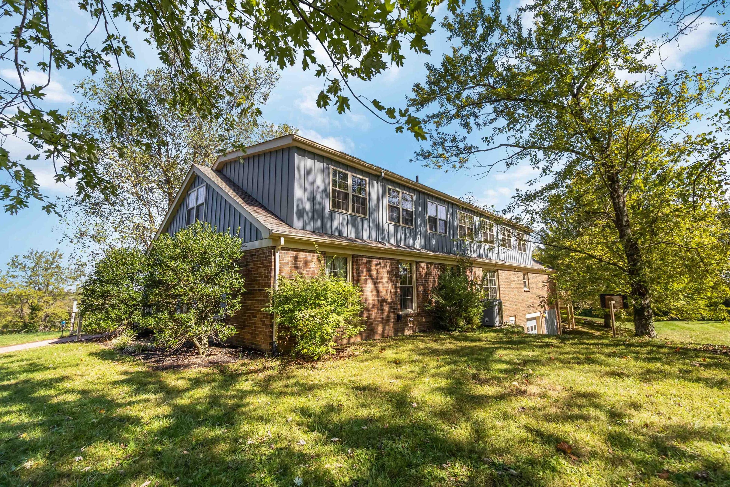 Richmond, Kentucky, 40475, United States, 4 Bedrooms Bedrooms, ,3 BathroomsBathrooms,Residential,For Sale,2006123